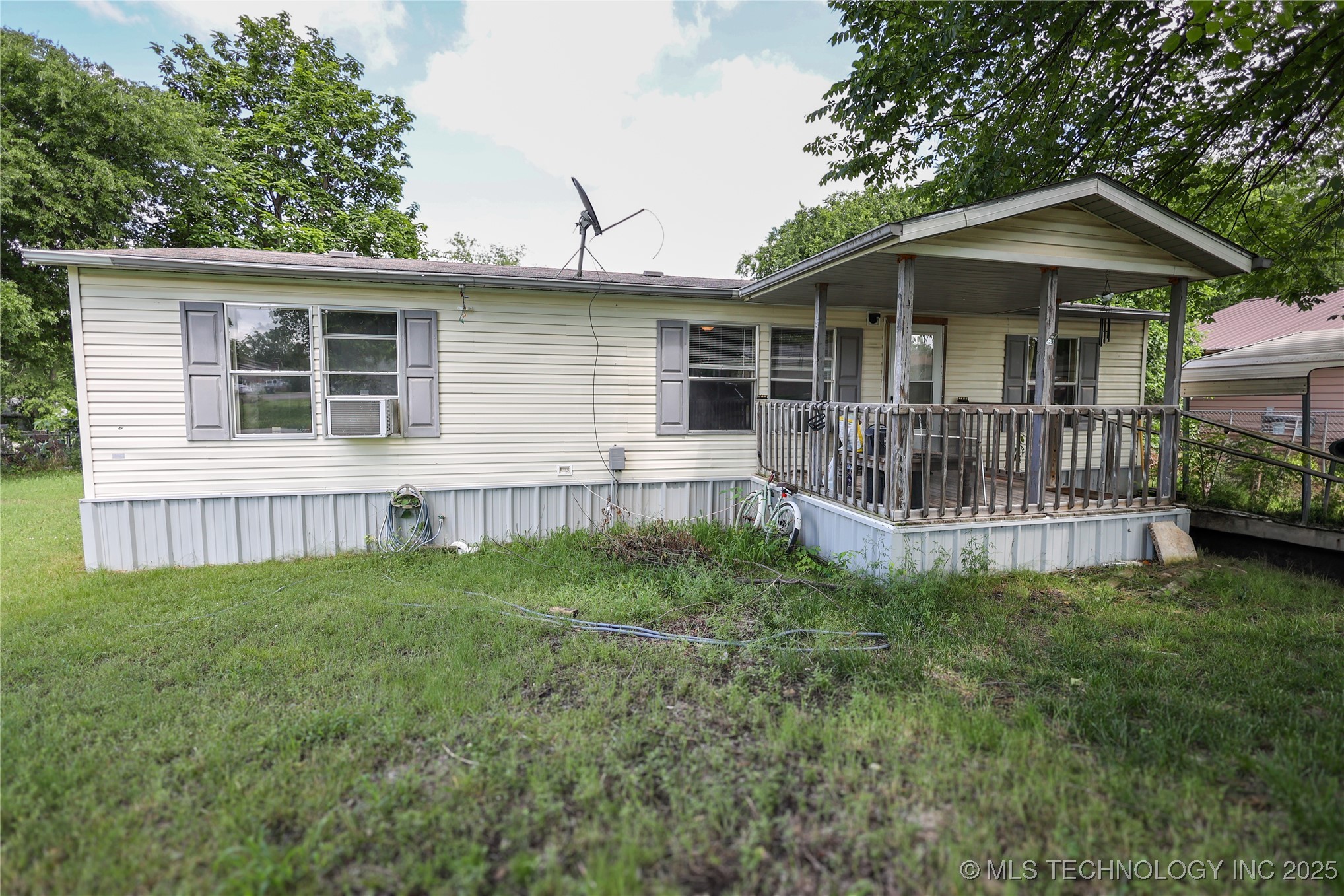 1019 W 17th Property Photo 14