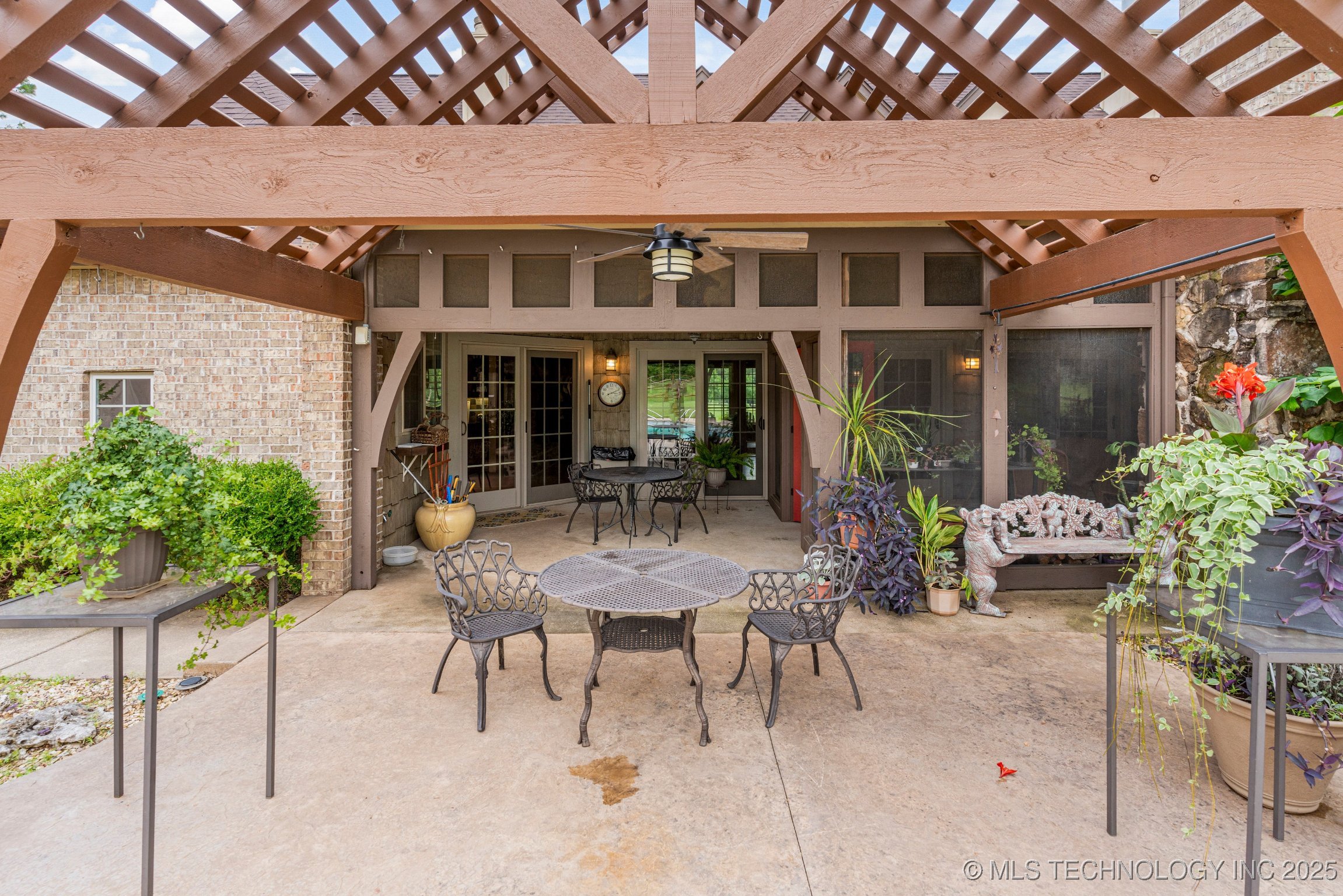 2923 E 134th Street Property Photo 40