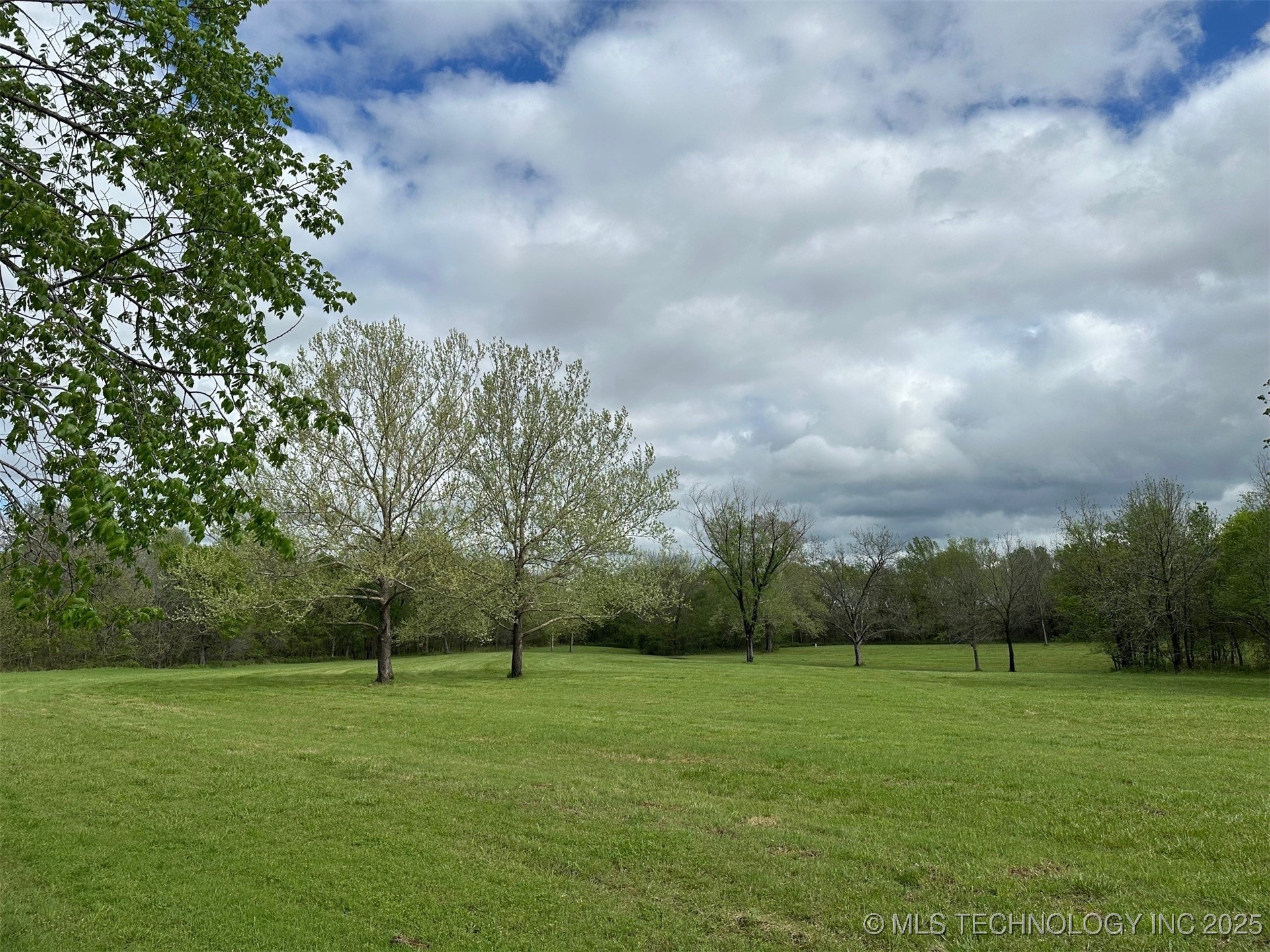 33092 N 3960 Road Property Photo 1