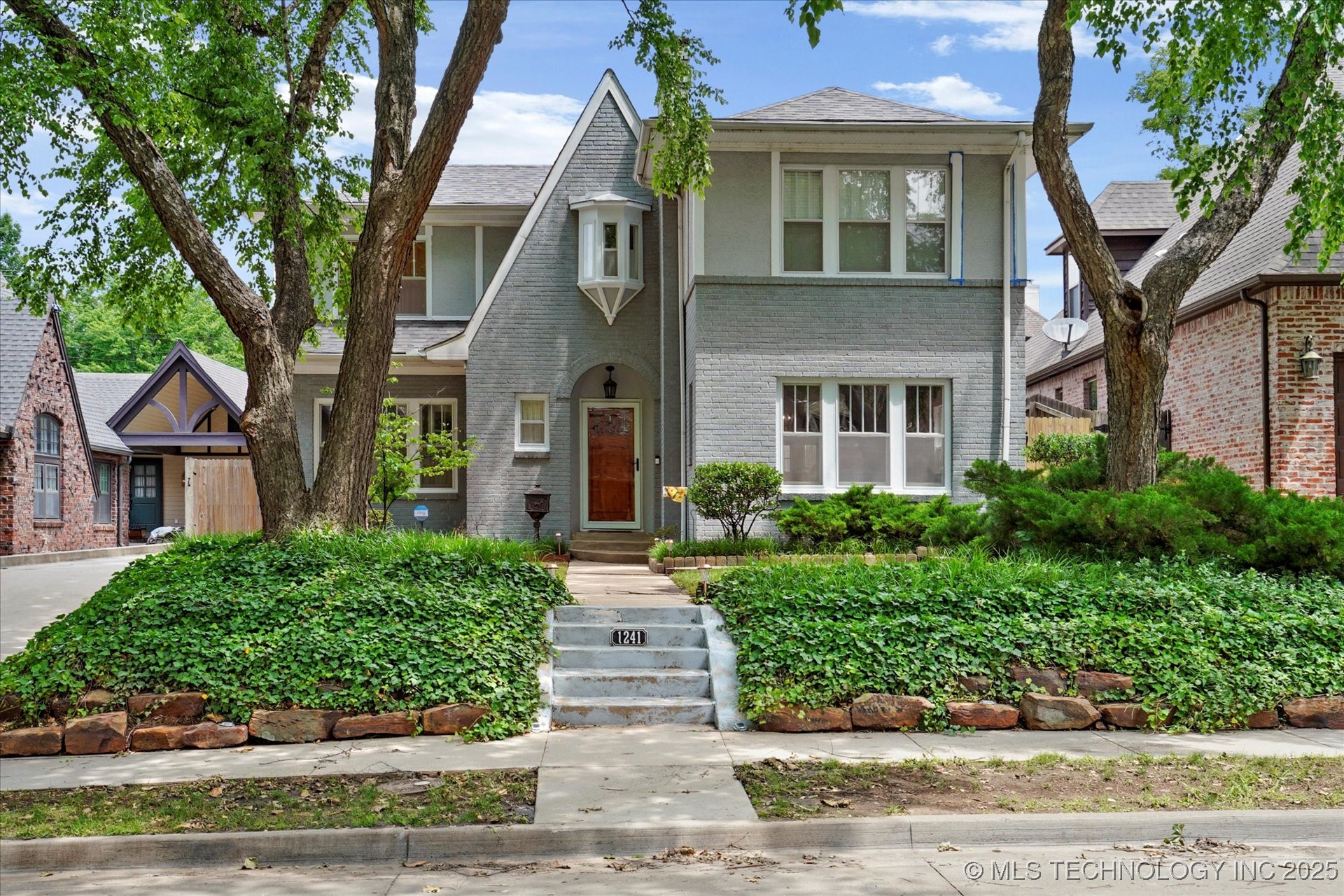 1241 E 29th Street Property Image