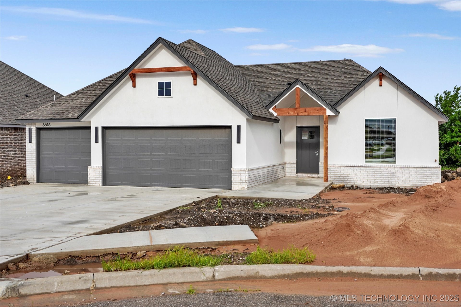 6516 N 27th Street Property Photo