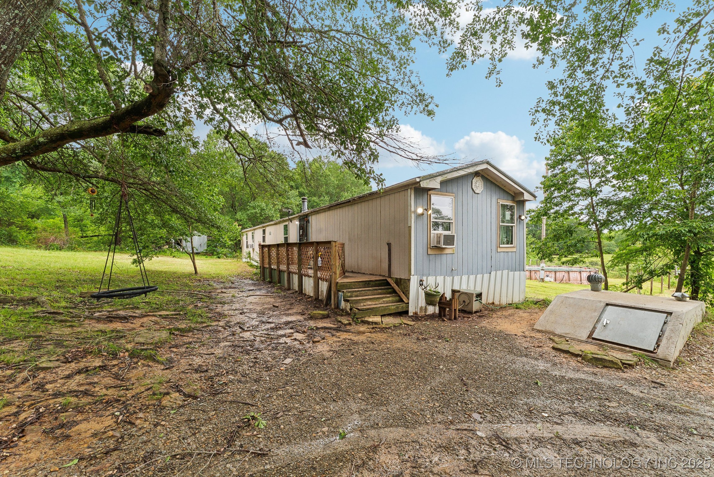 372 S Buck Property Photo 1
