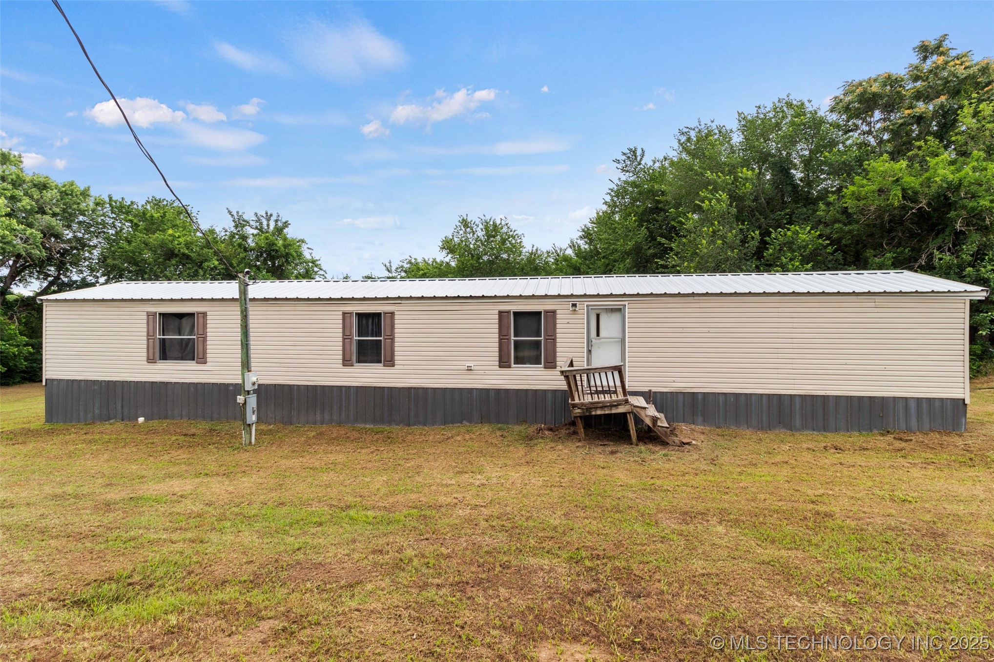 604 W Cowley Avenue W Property Photo 1