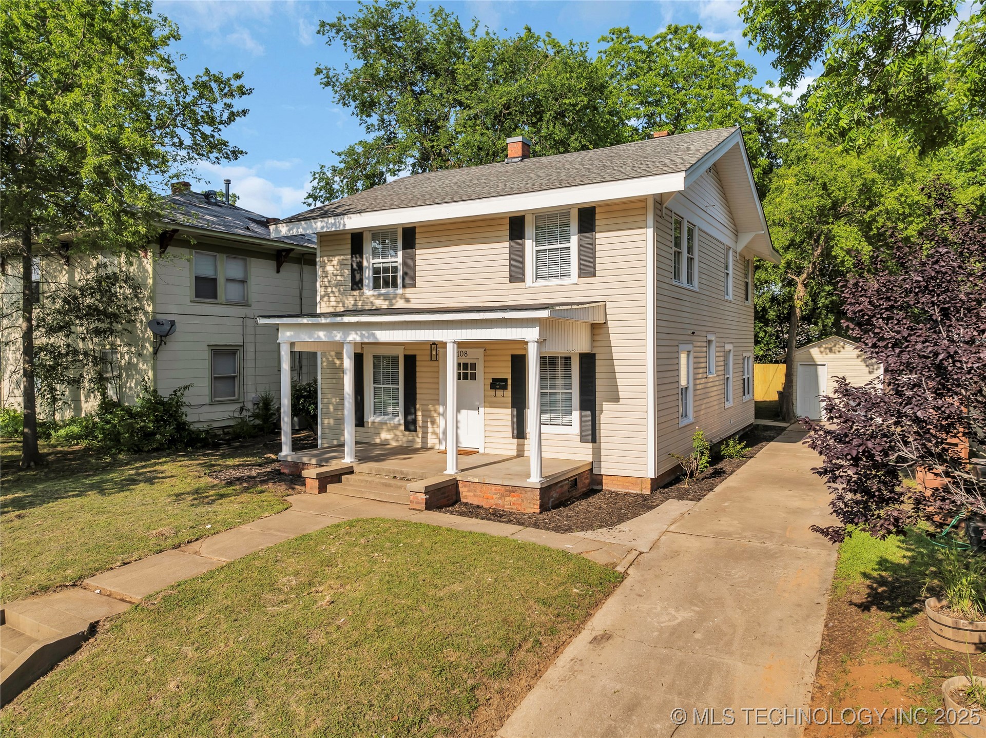 408 K SW Property Photo 1