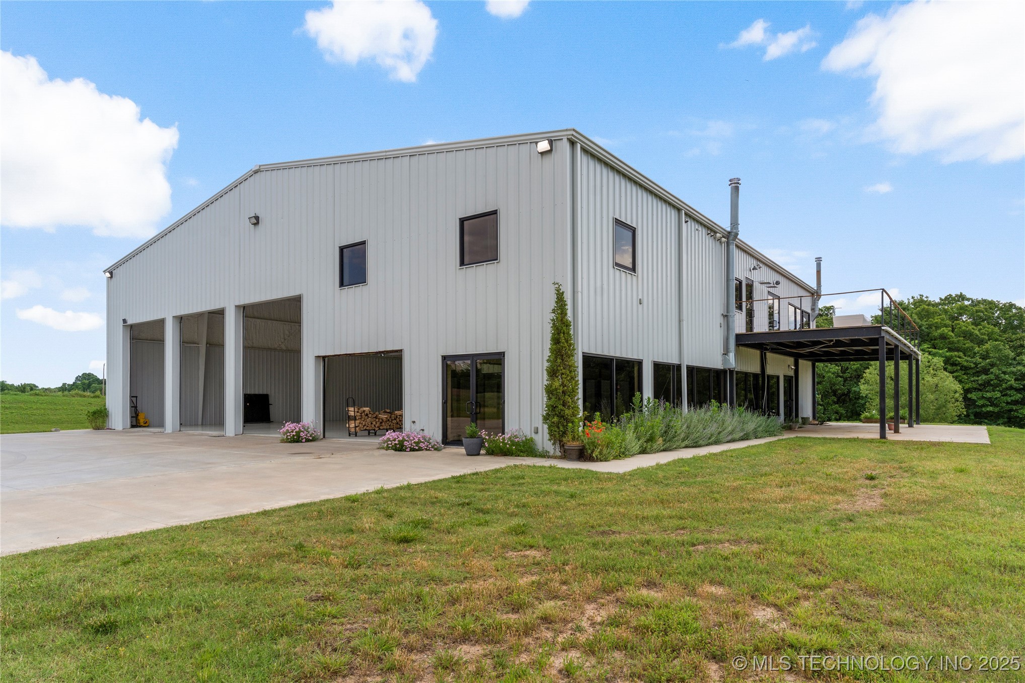 14382 Adams Road Property Photo