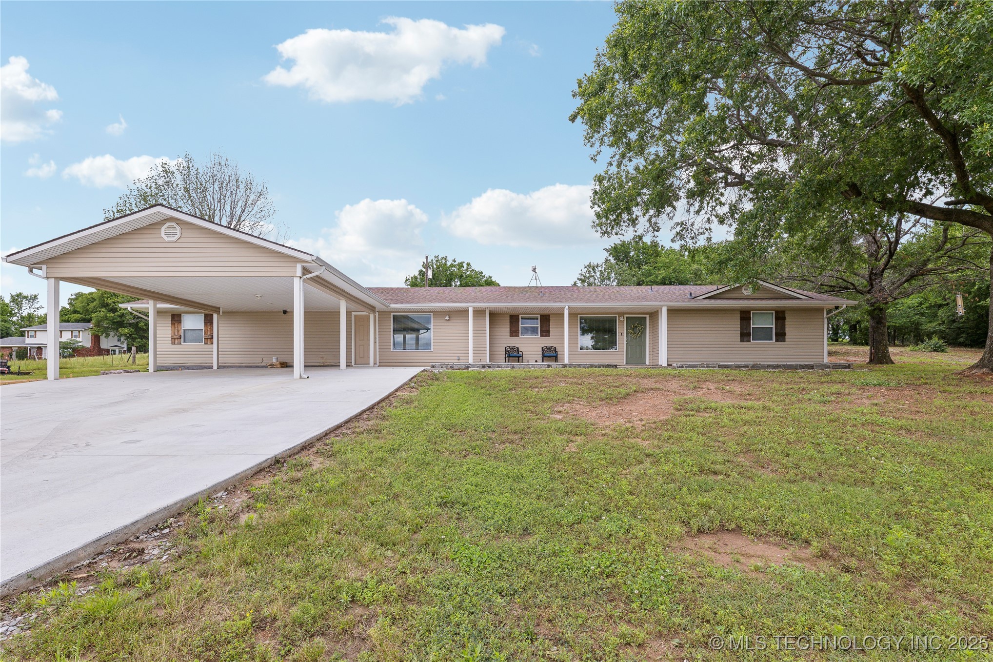 2540 E Davis Field Road Property Photo