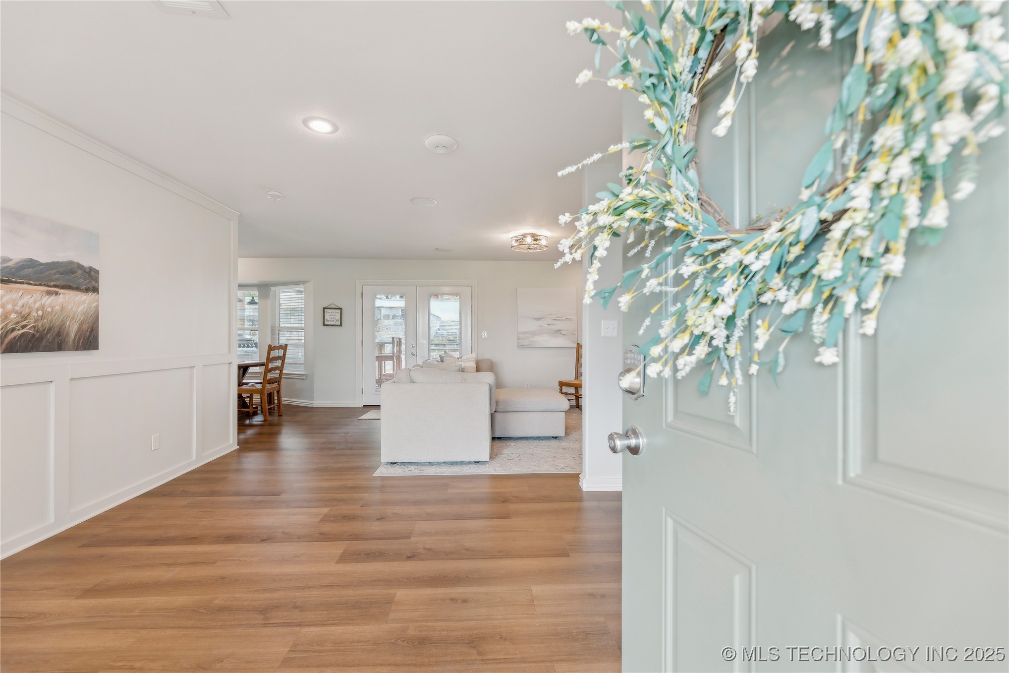 2540 E Davis Field Road Property Photo 5