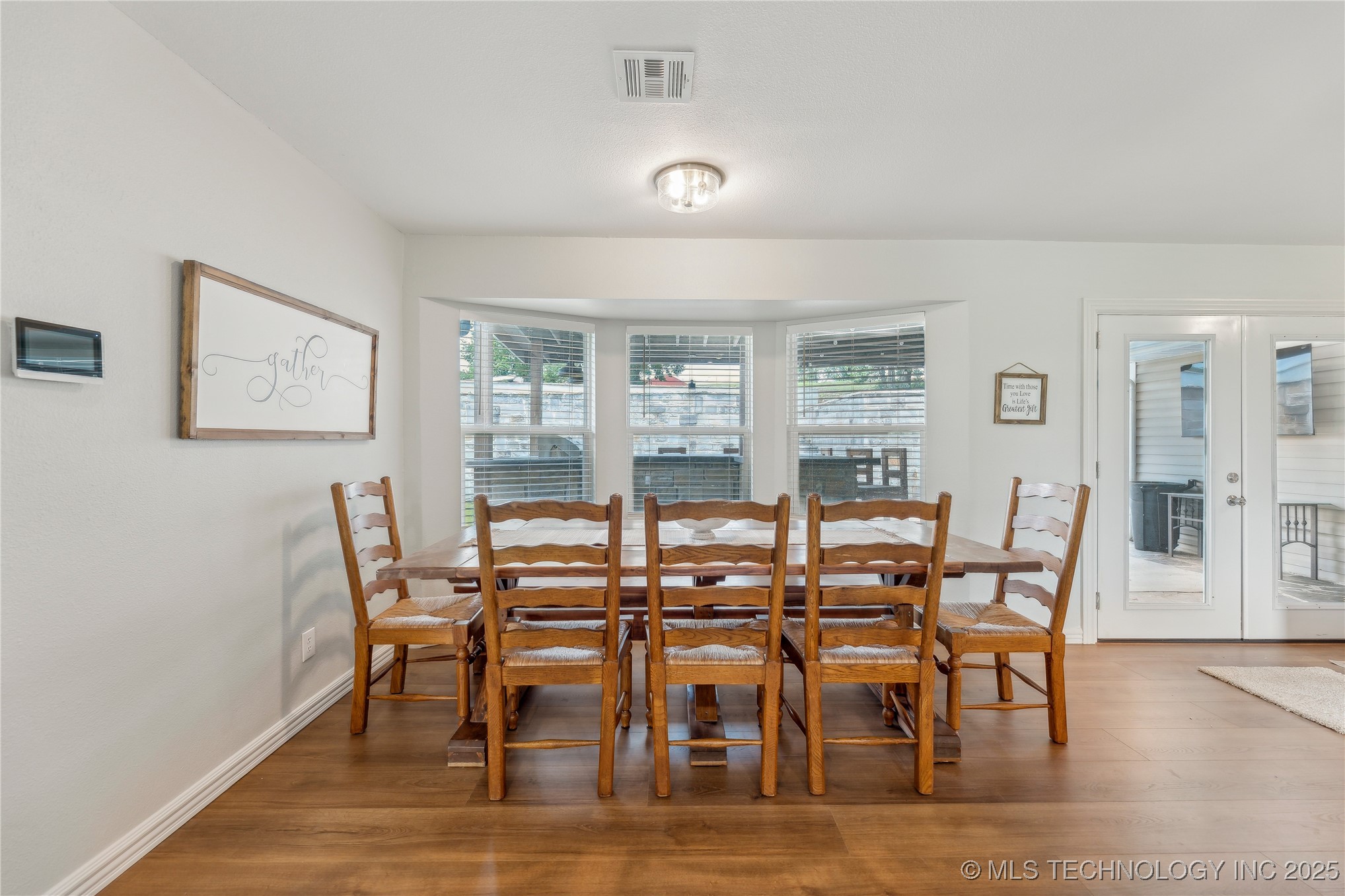 2540 E Davis Field Road Property Photo 9