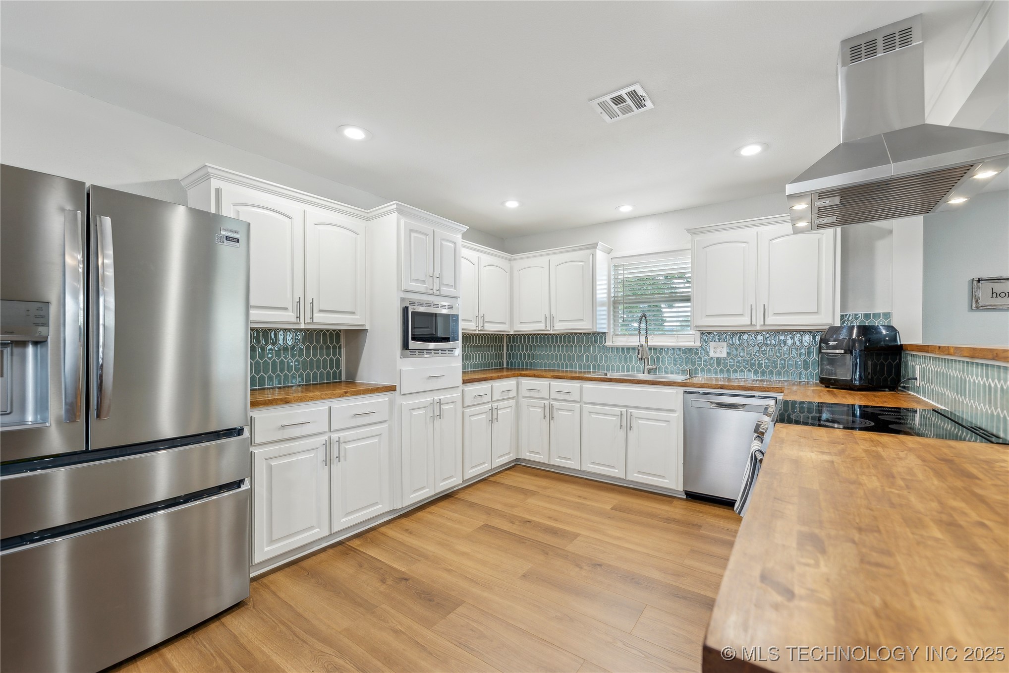 2540 E Davis Field Road Property Photo 10