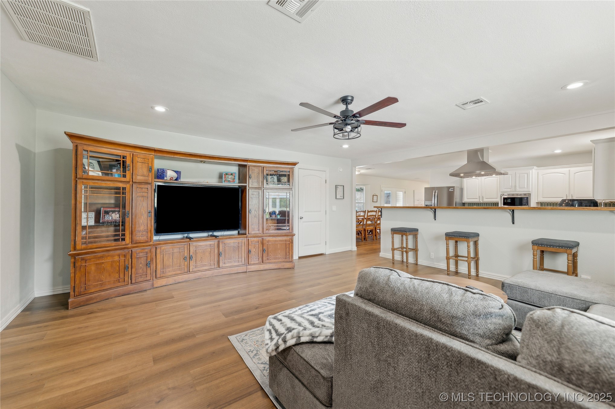2540 E Davis Field Road Property Photo 16