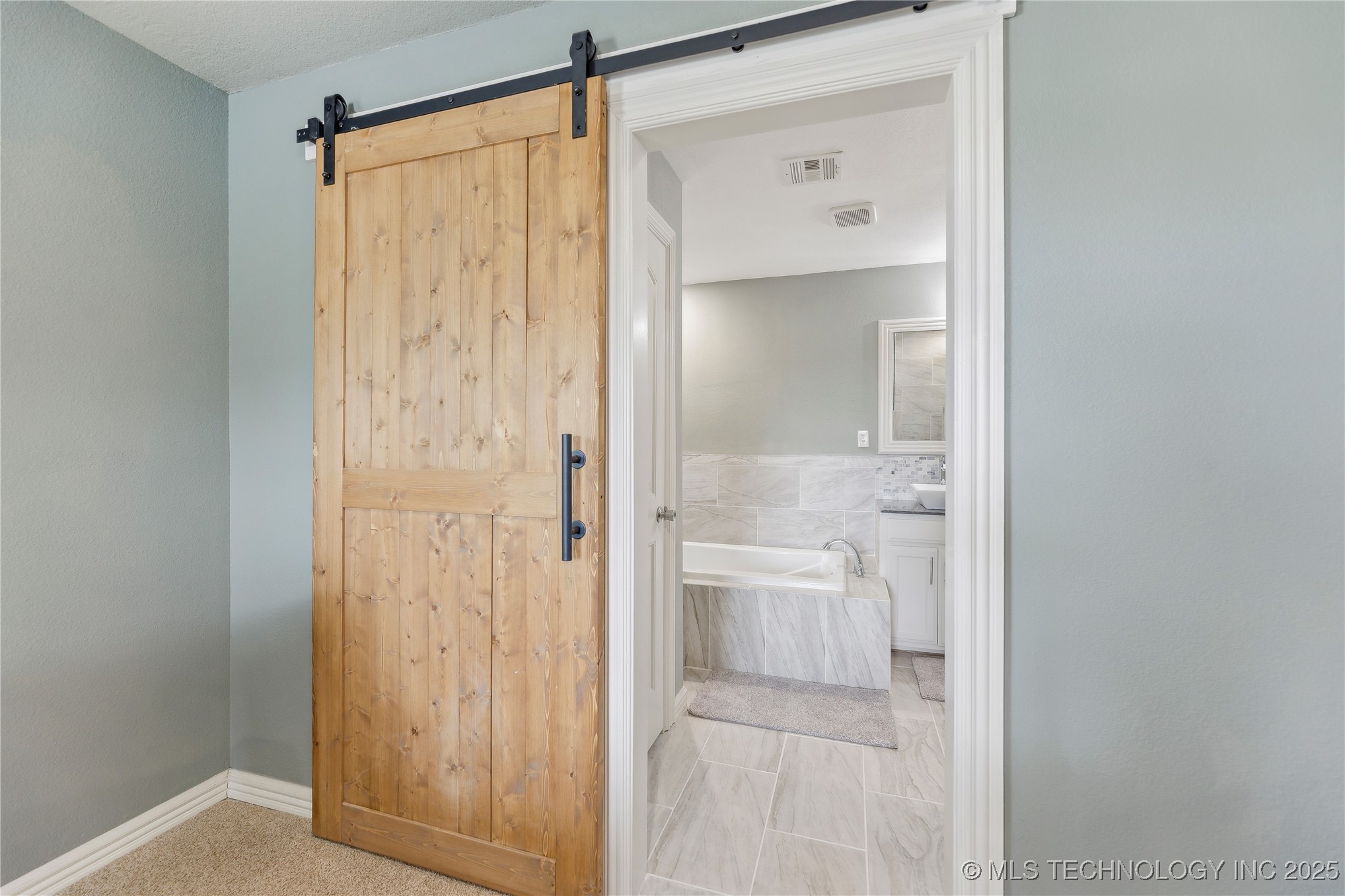 2540 E Davis Field Road Property Photo 20