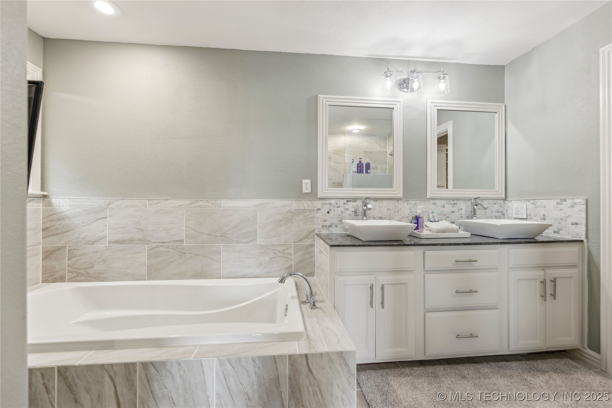 2540 E Davis Field Road Property Photo 21