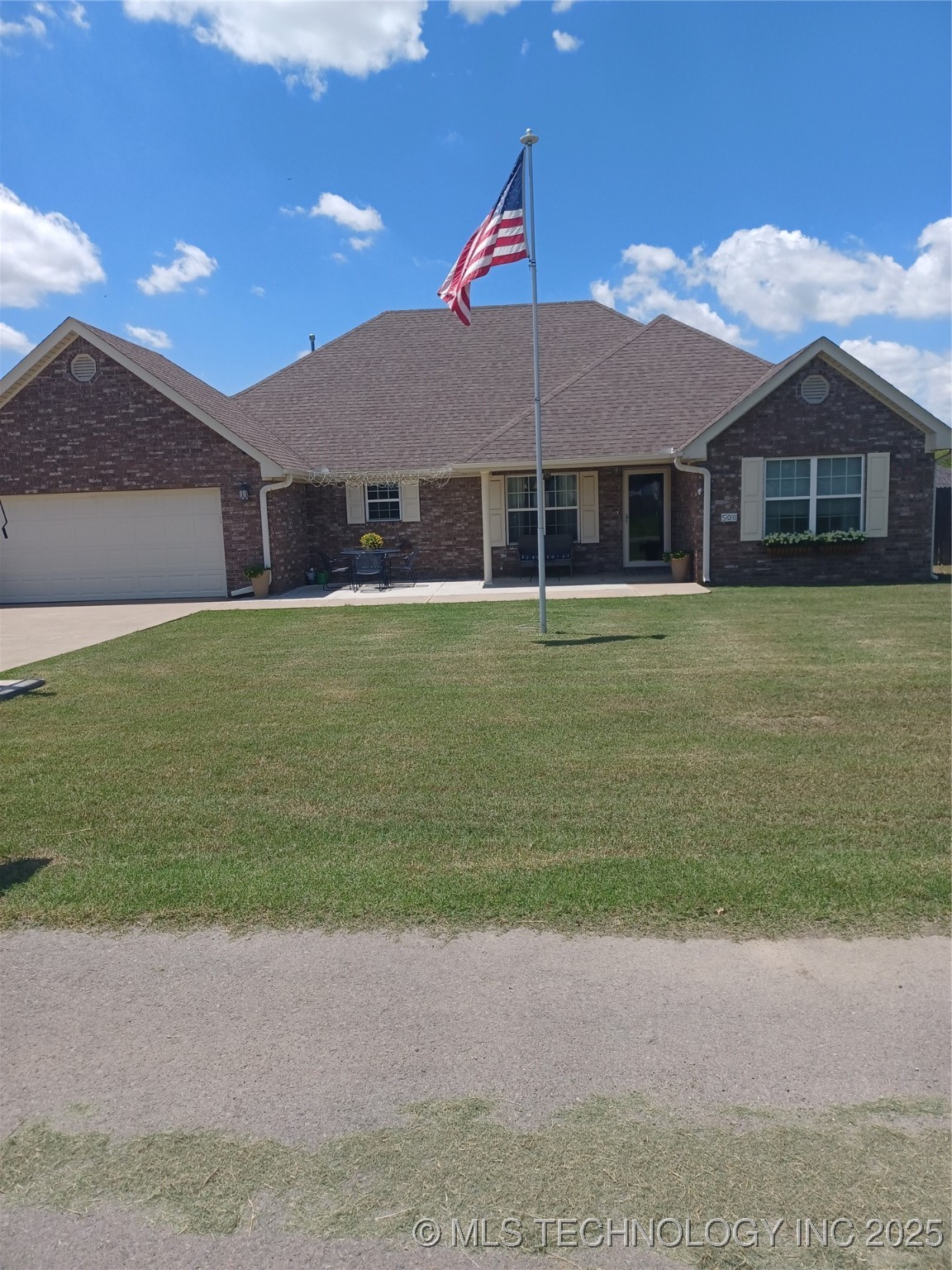 508 Kimberly Drive Property Photo 3