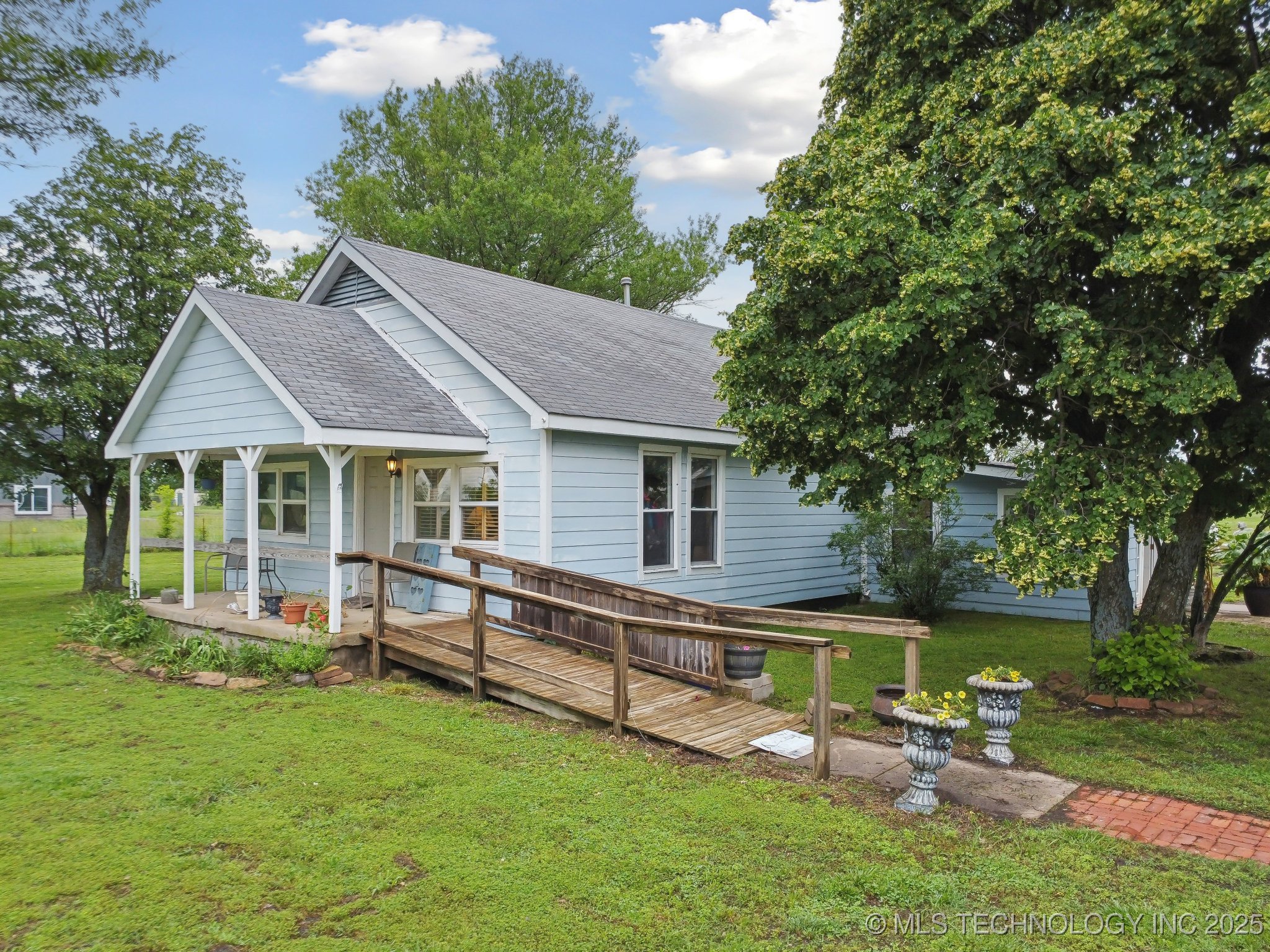 402400 Us Highway 60 Property Photo 2