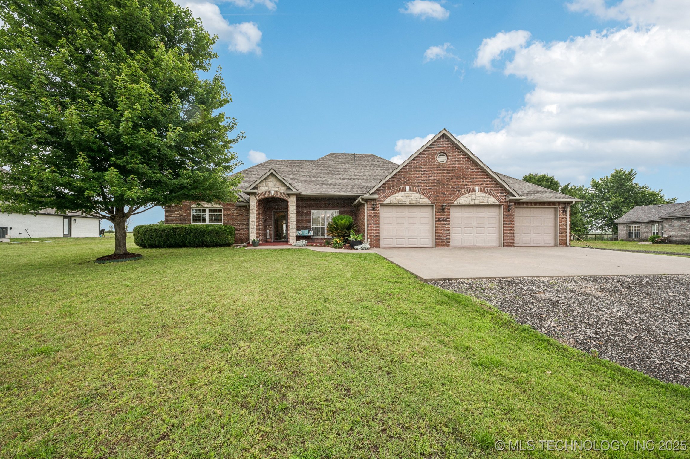 10055 S 4072 Road Property Photo 1