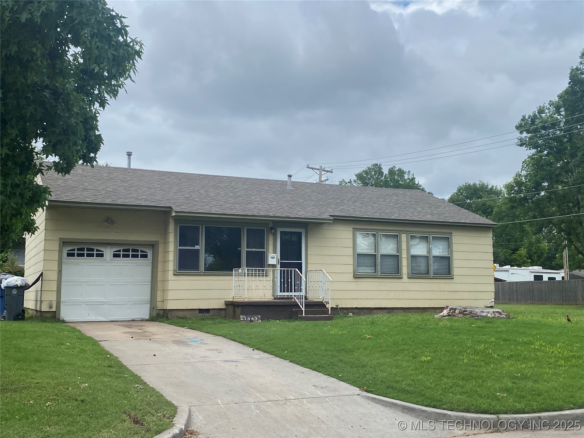 1443 E 49th Place Property Photo 1
