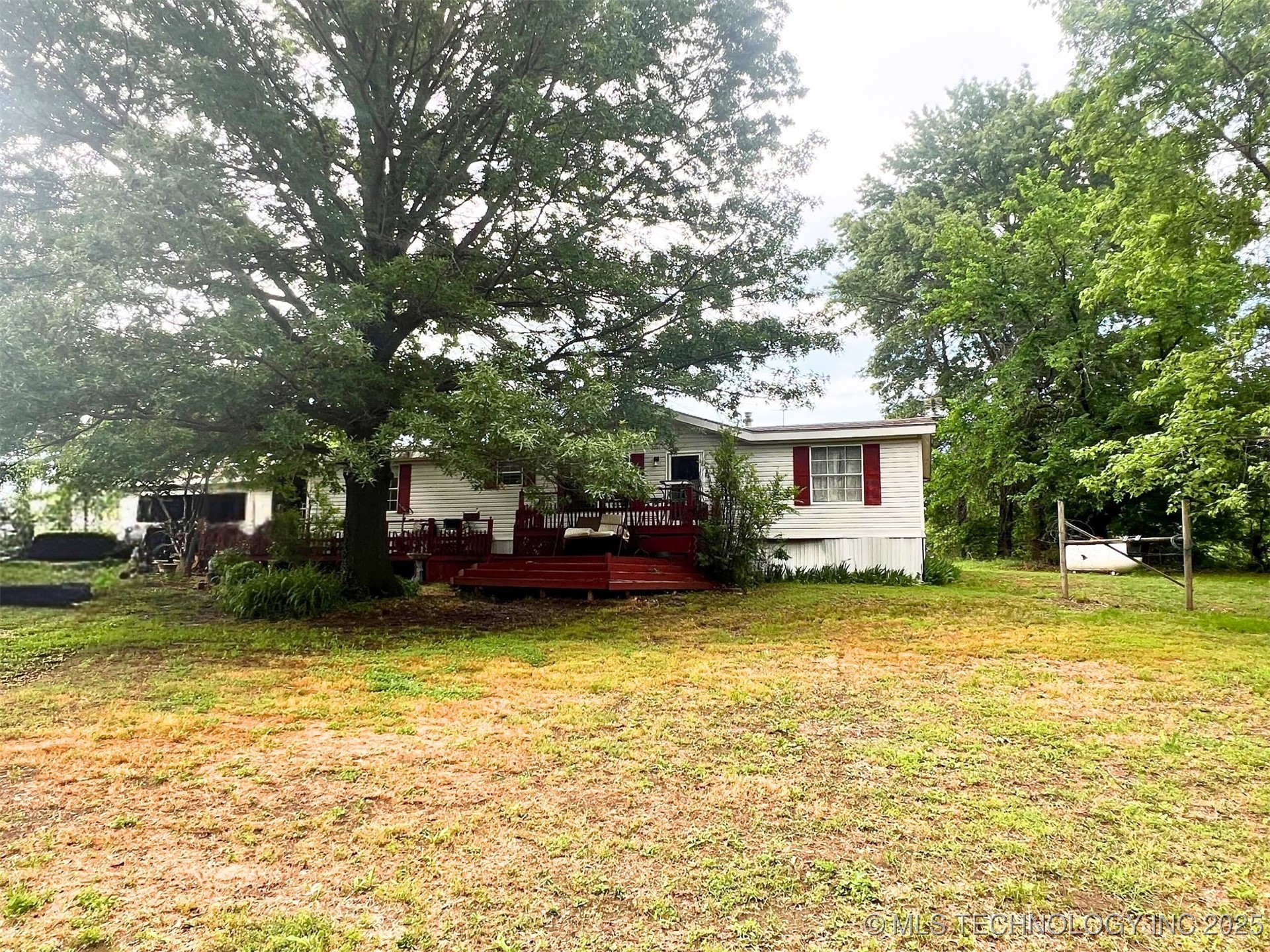 1000 S Maple Street Property Photo 1