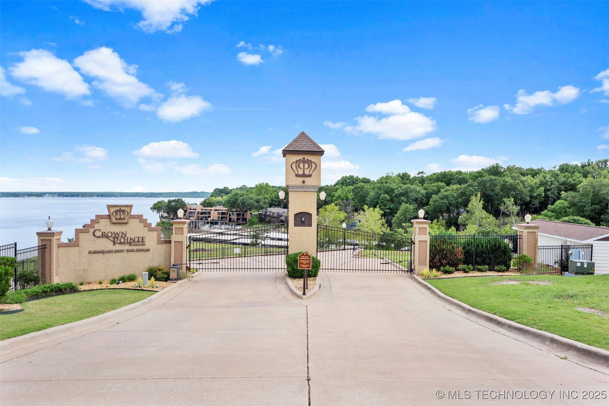 25 Grand Lake Drive 2b Property Photo 1