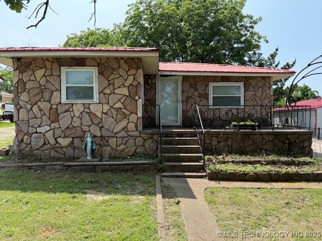 14 N Lakeview Drive Property Photo 1