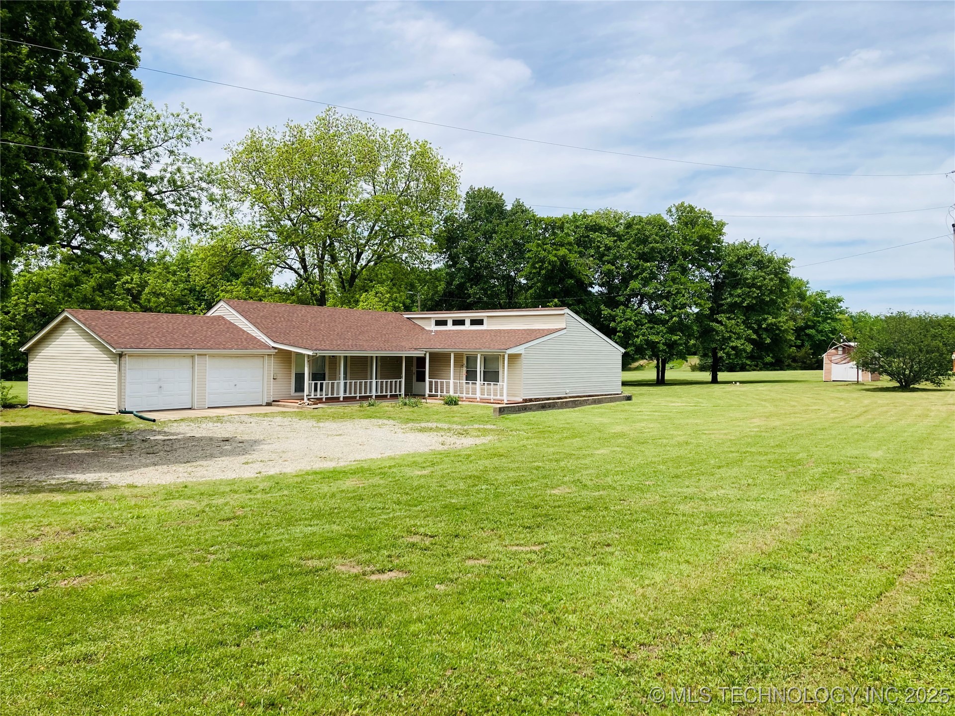 3814 E Dripping Springs Road Property Photo 1