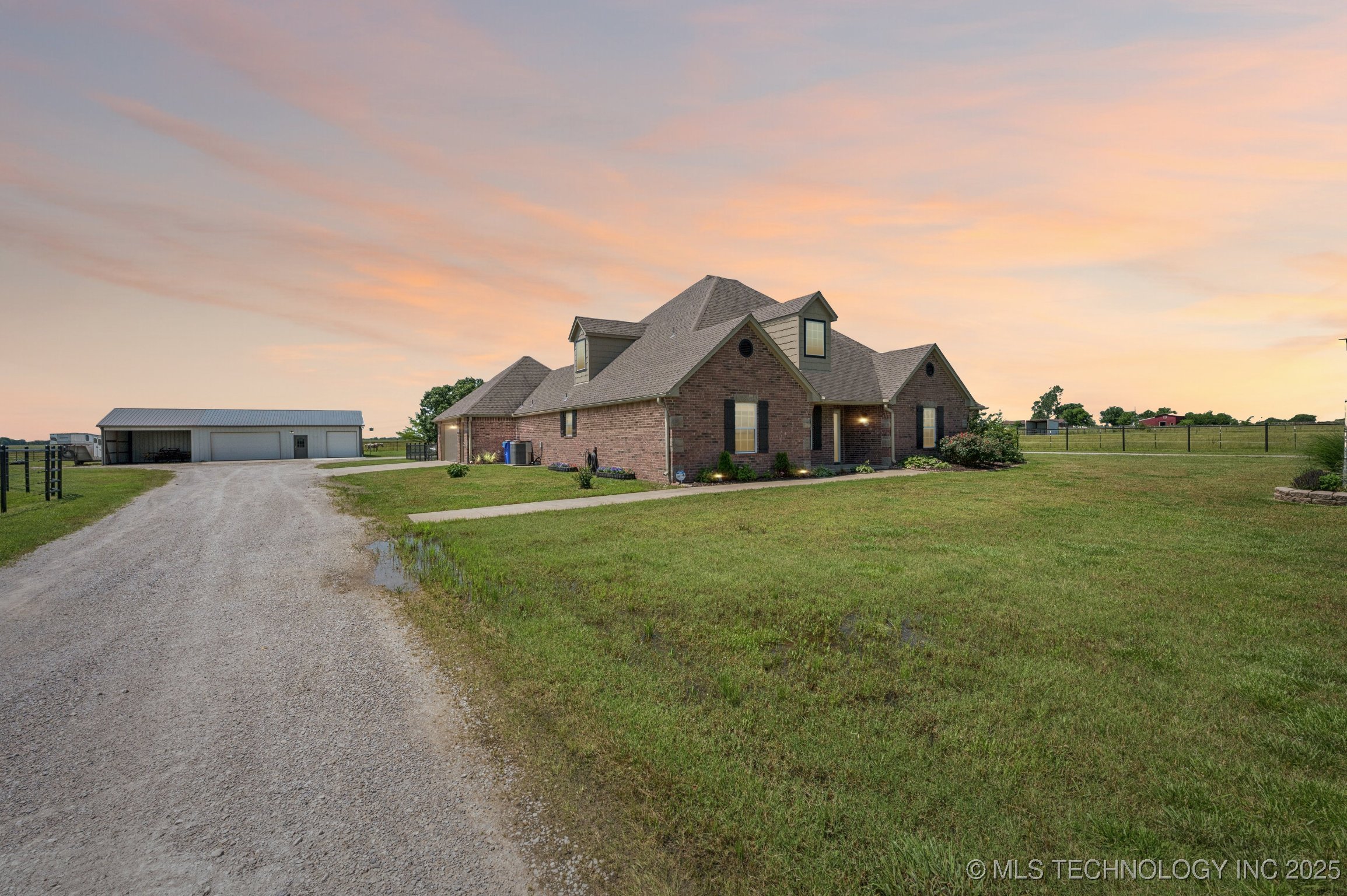 6200 E 340 Road Property Photo 1