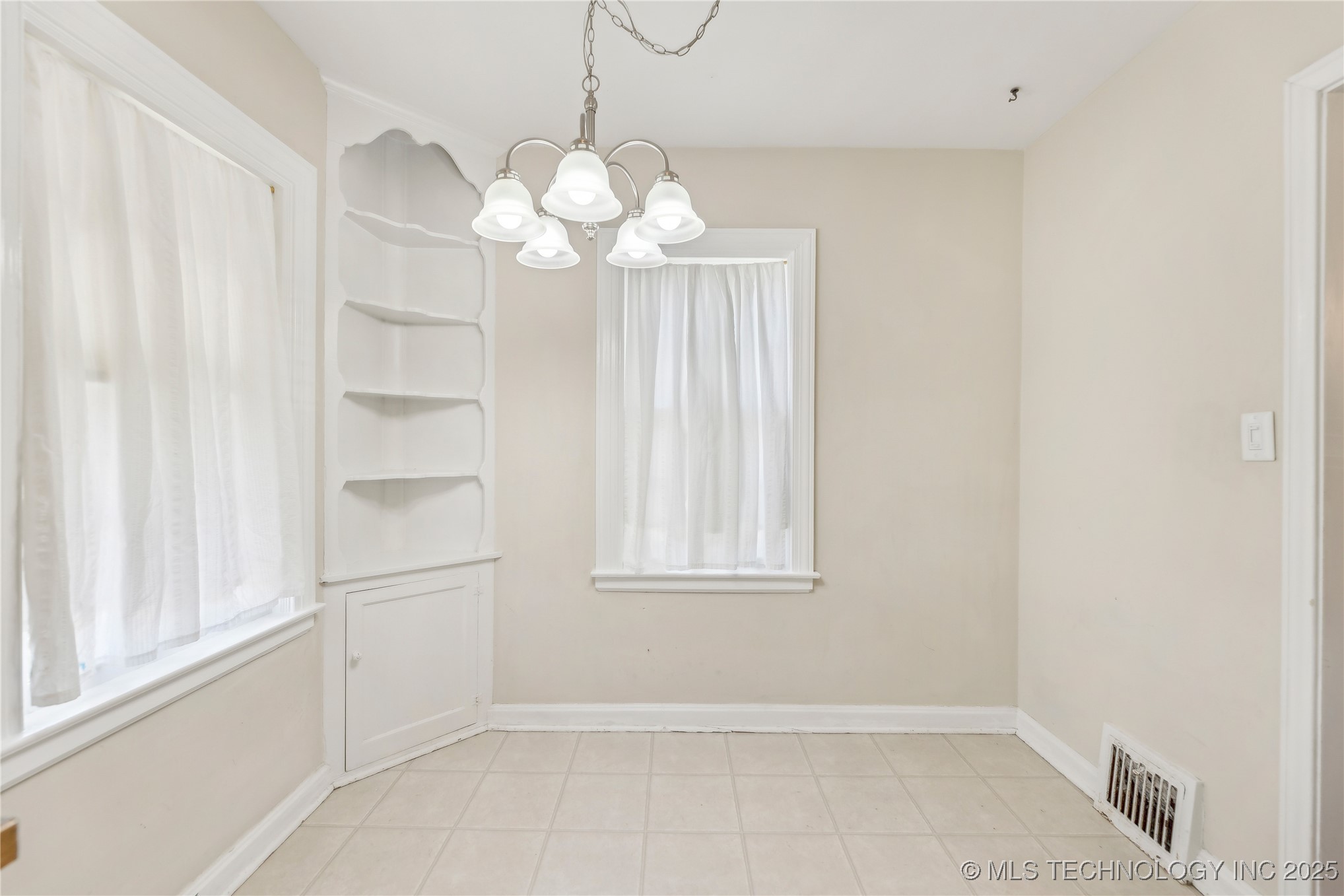 1648 S Evanston Avenue Property Photo 9