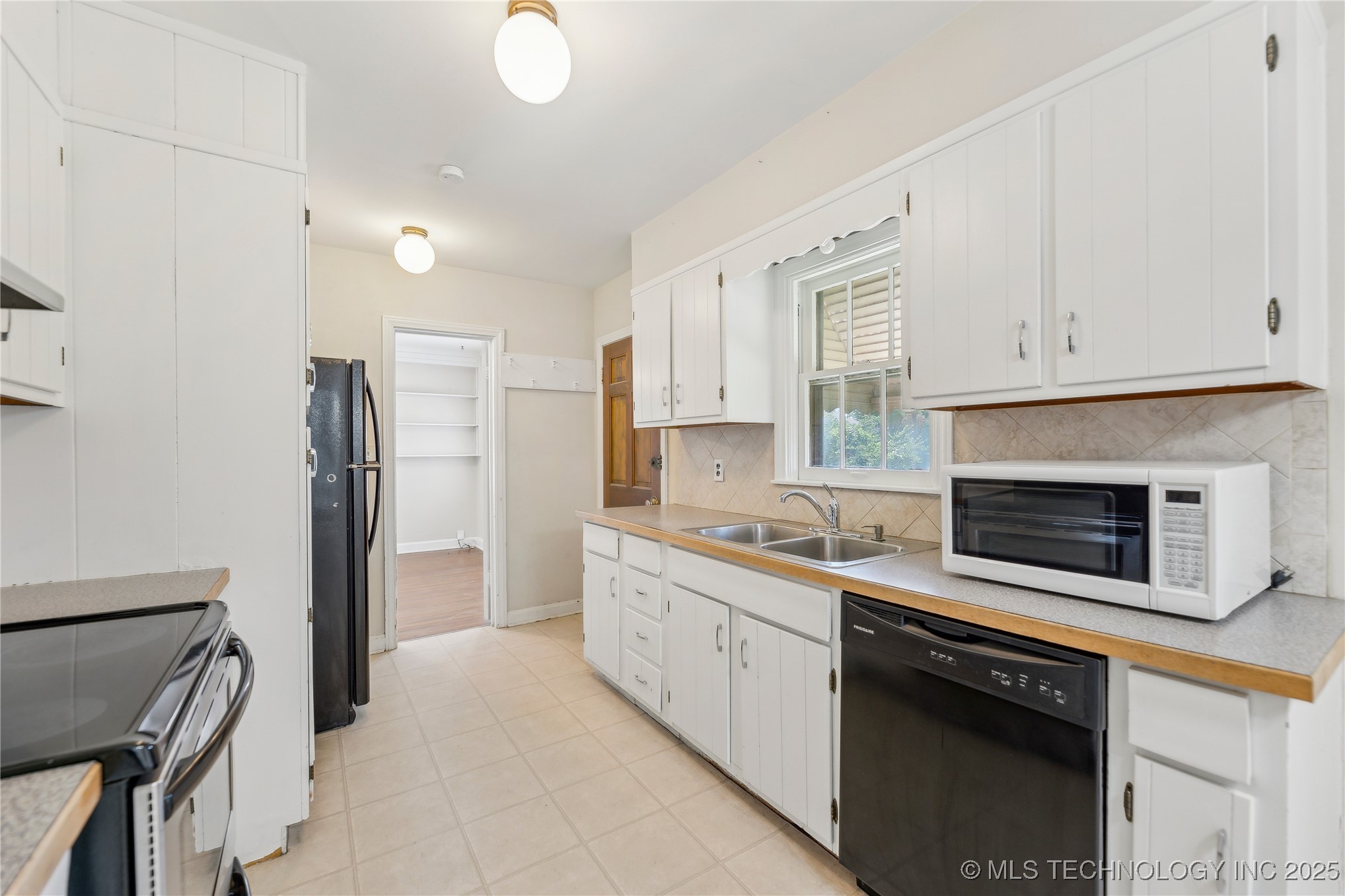 1648 S Evanston Avenue Property Photo 11
