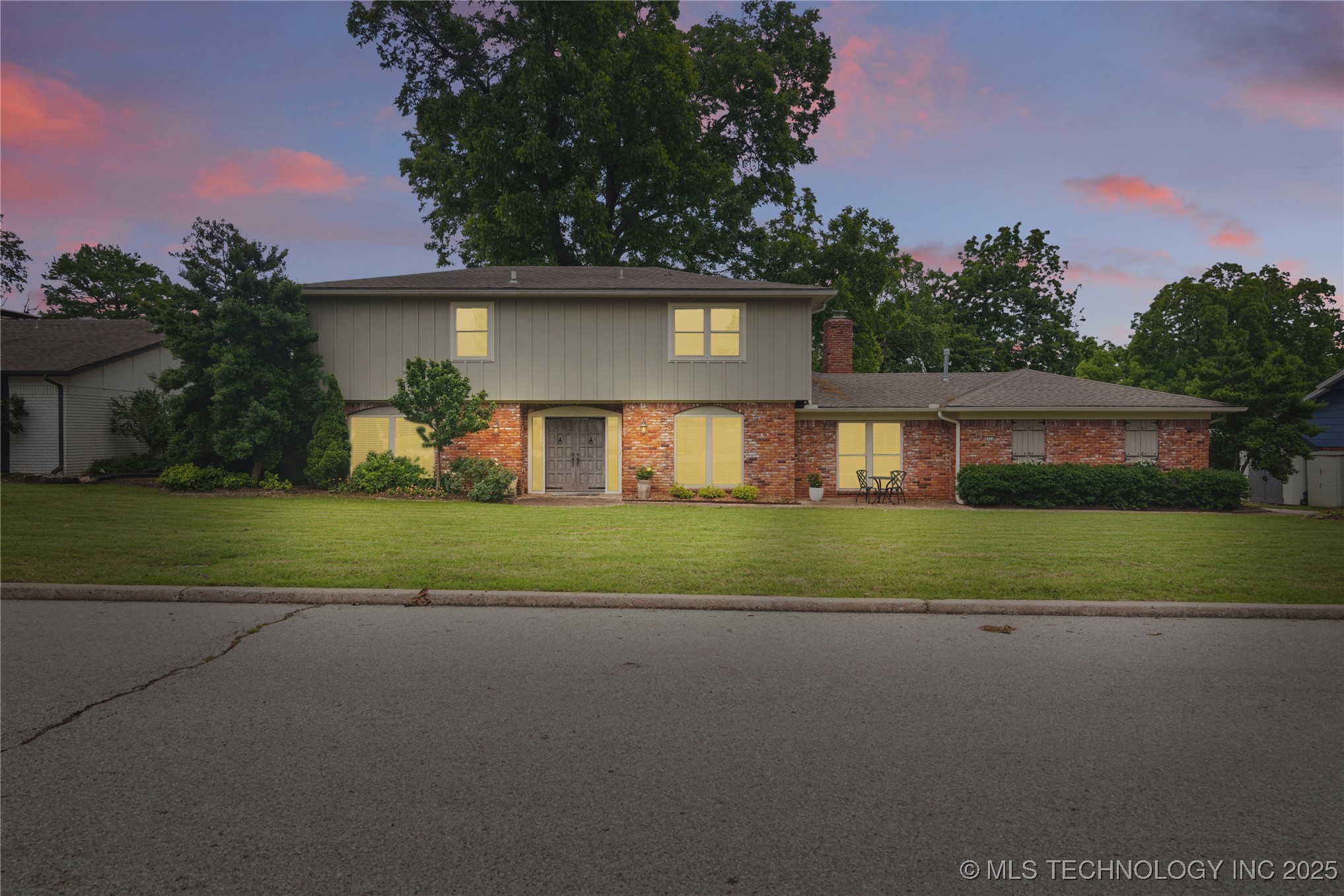 8313 Shadowood Avenue Property Photo 1