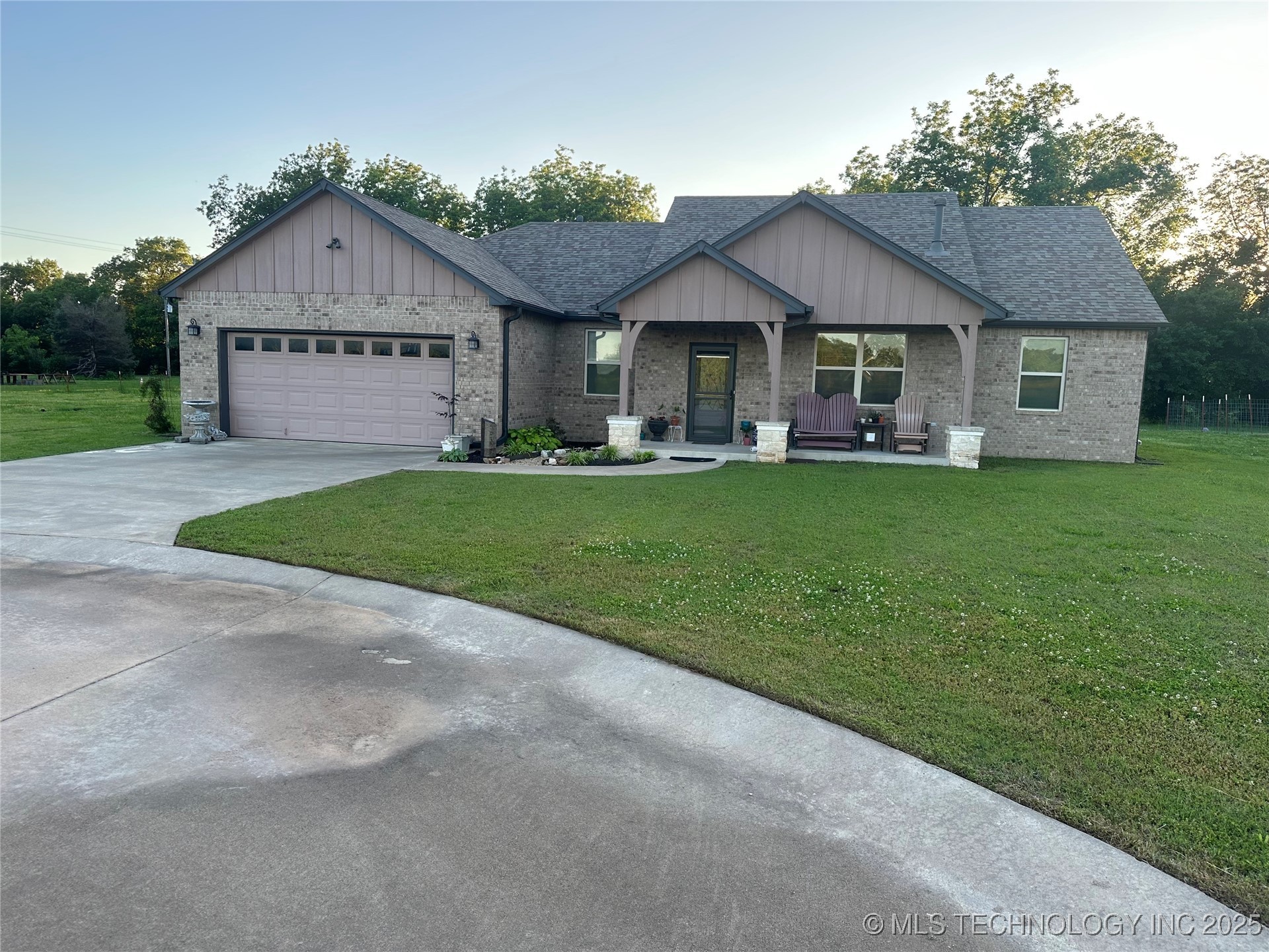 803 Julie Avenue Property Photo 1