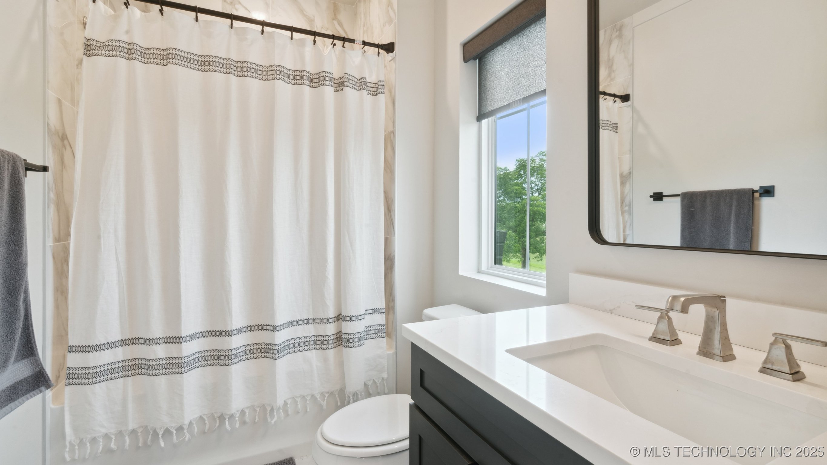 3755 S Riverside Drive 3755 Property Photo 18