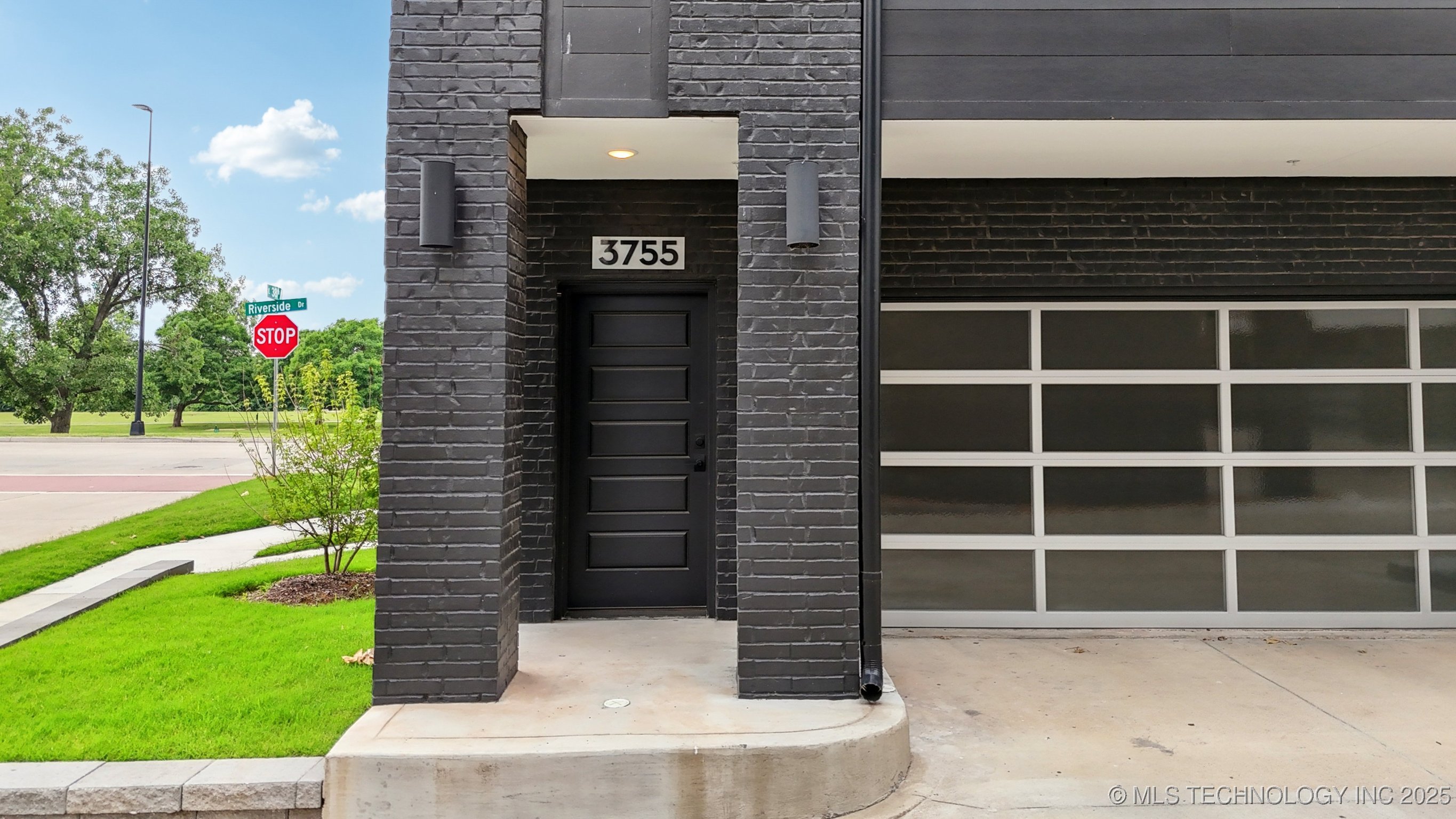 3755 S Riverside Drive 3755 Property Photo 41