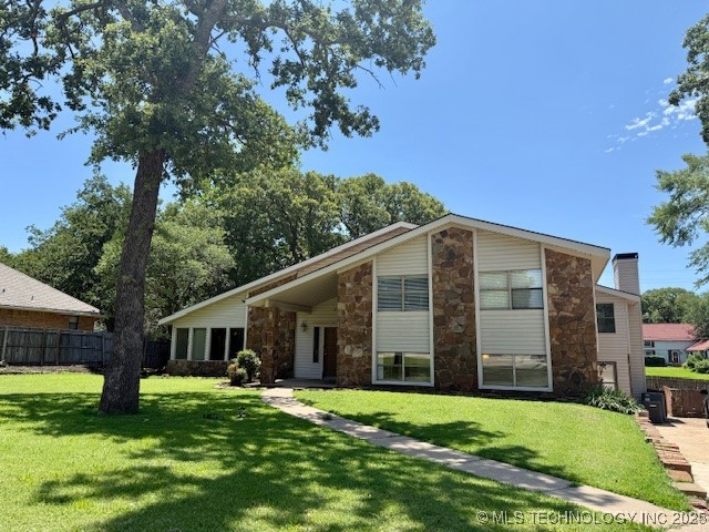 2208 Wimbledon Court Property Photo 1