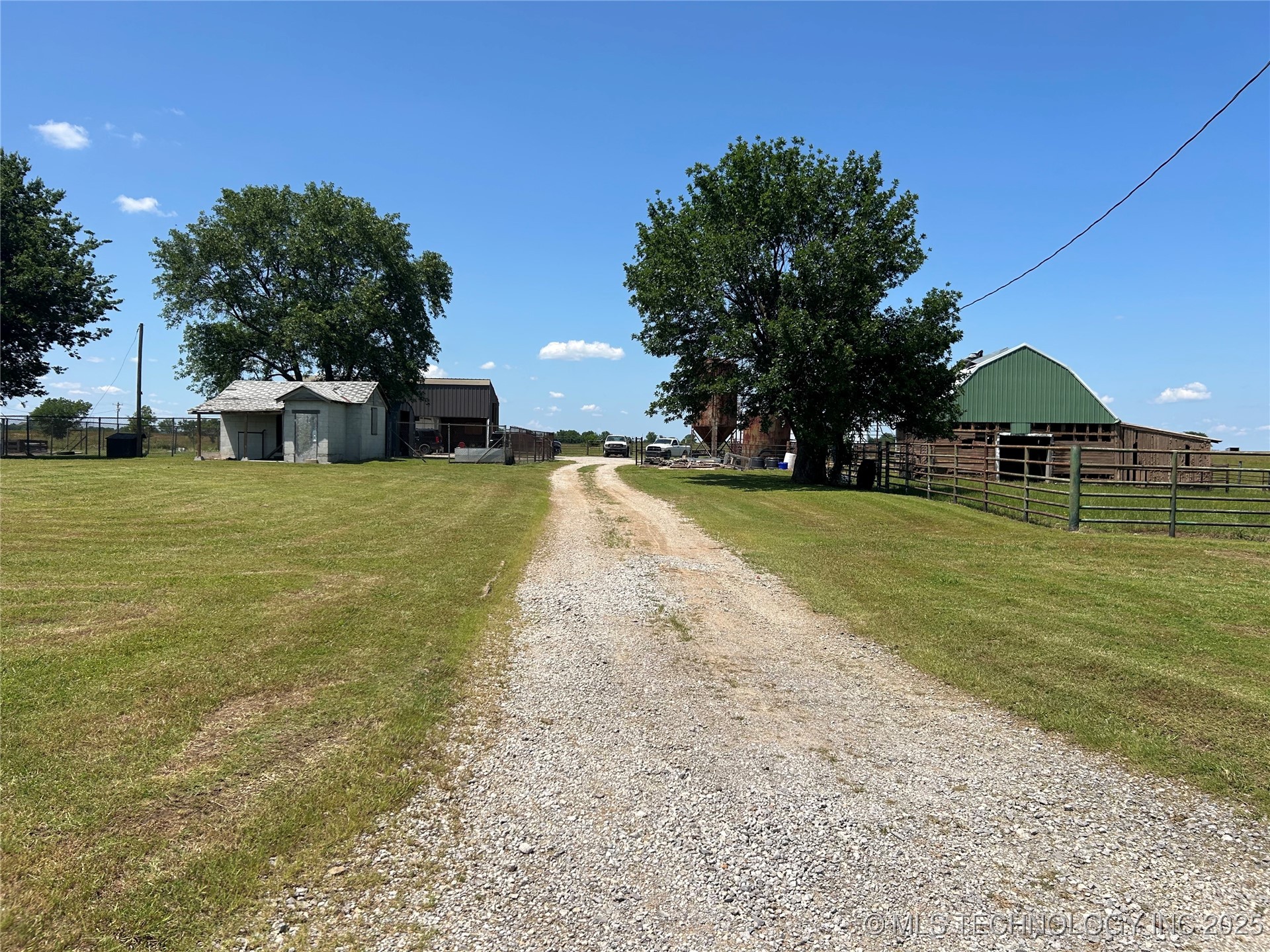 396080 W 3200 Road Property Photo 1