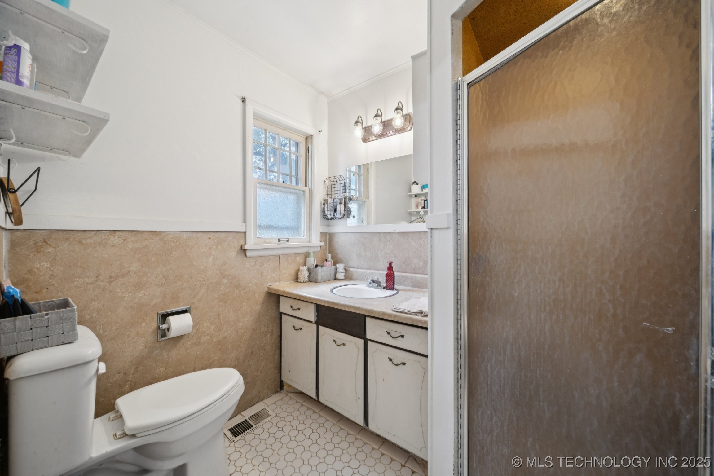 1327 E 10th Street Property Photo 20