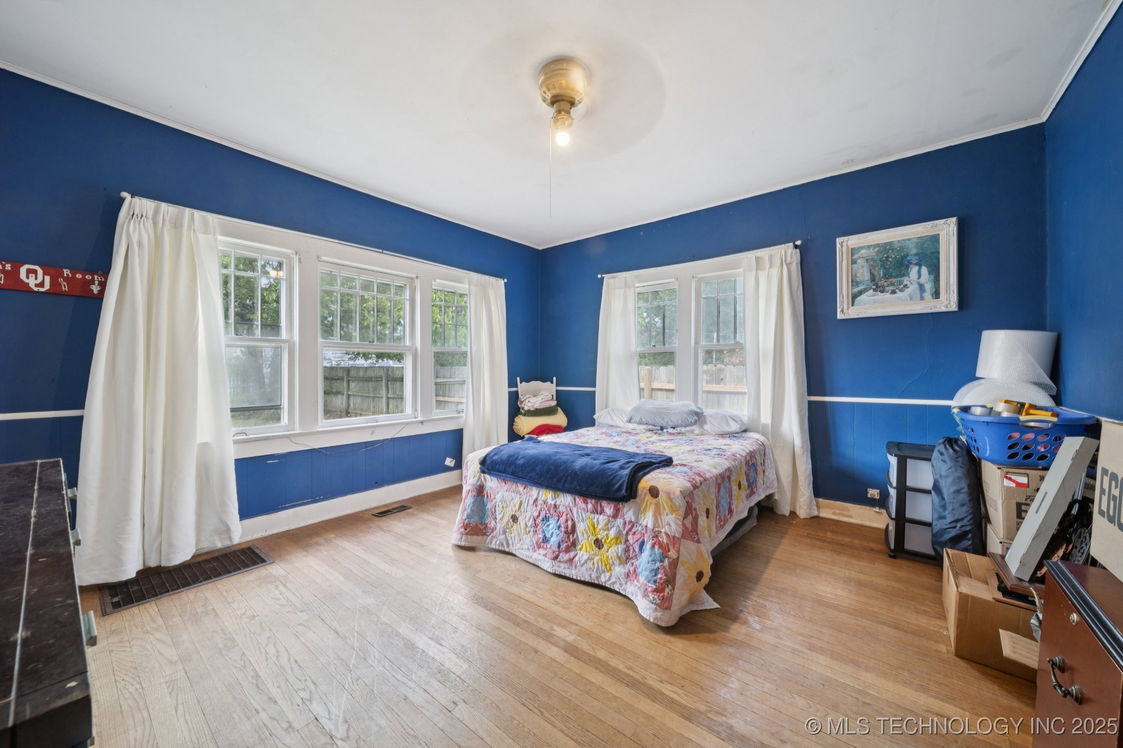 1327 E 10th Street Property Photo 21