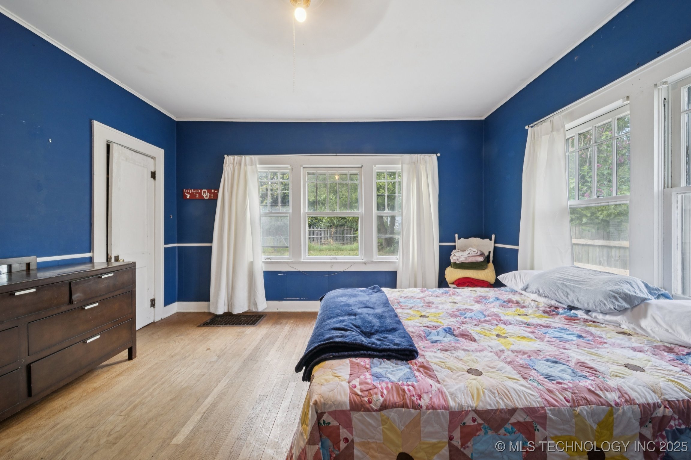 1327 E 10th Street Property Photo 22