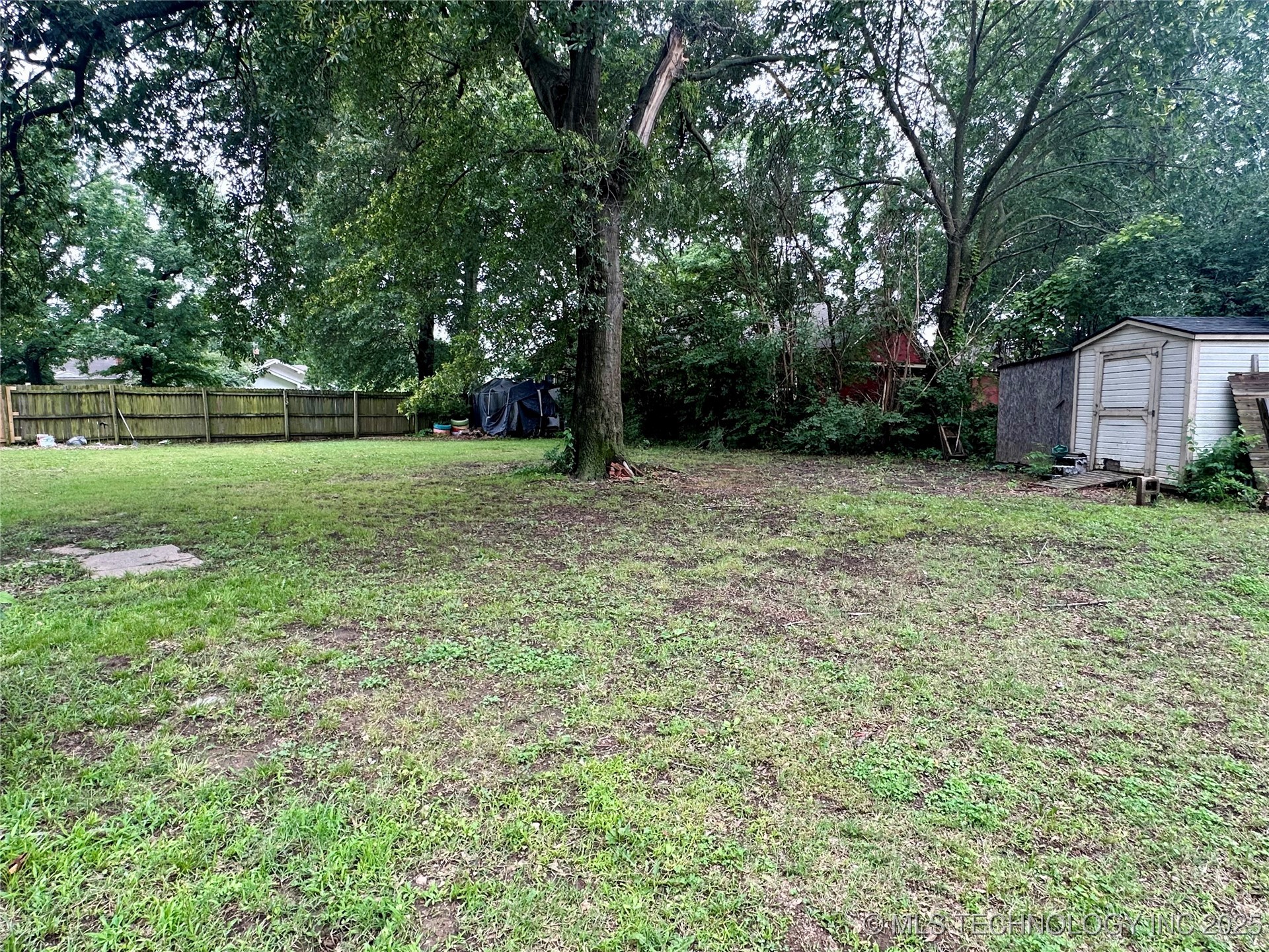 1327 E 10th Street Property Photo 33