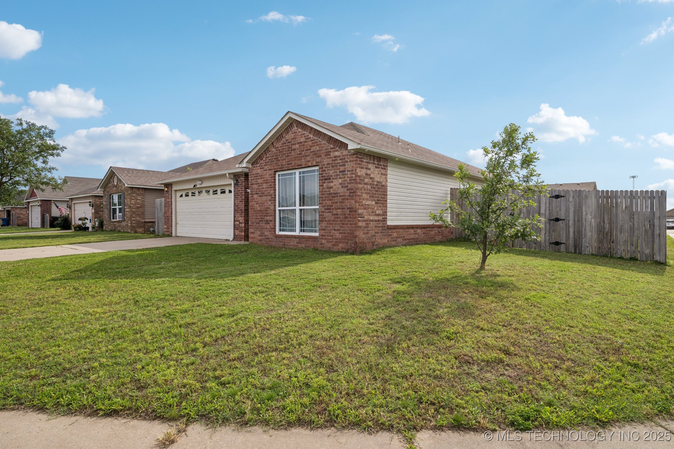 510 S Creek Street Property Photo 2