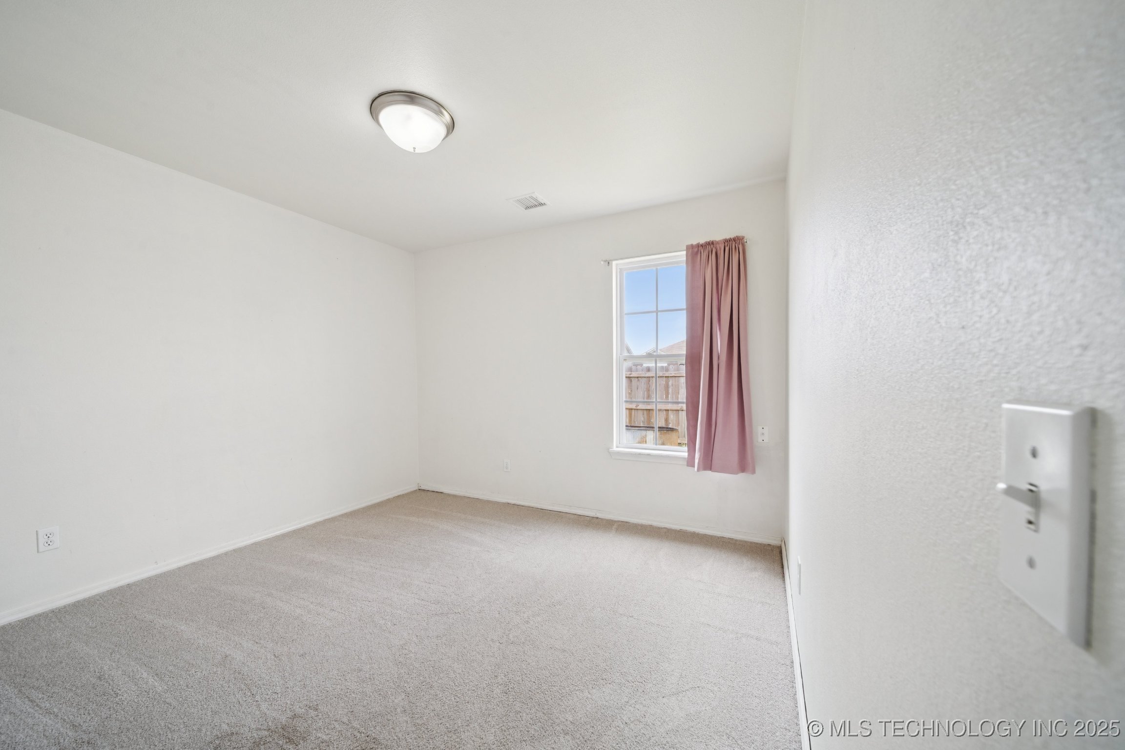 510 S Creek Street Property Photo 16