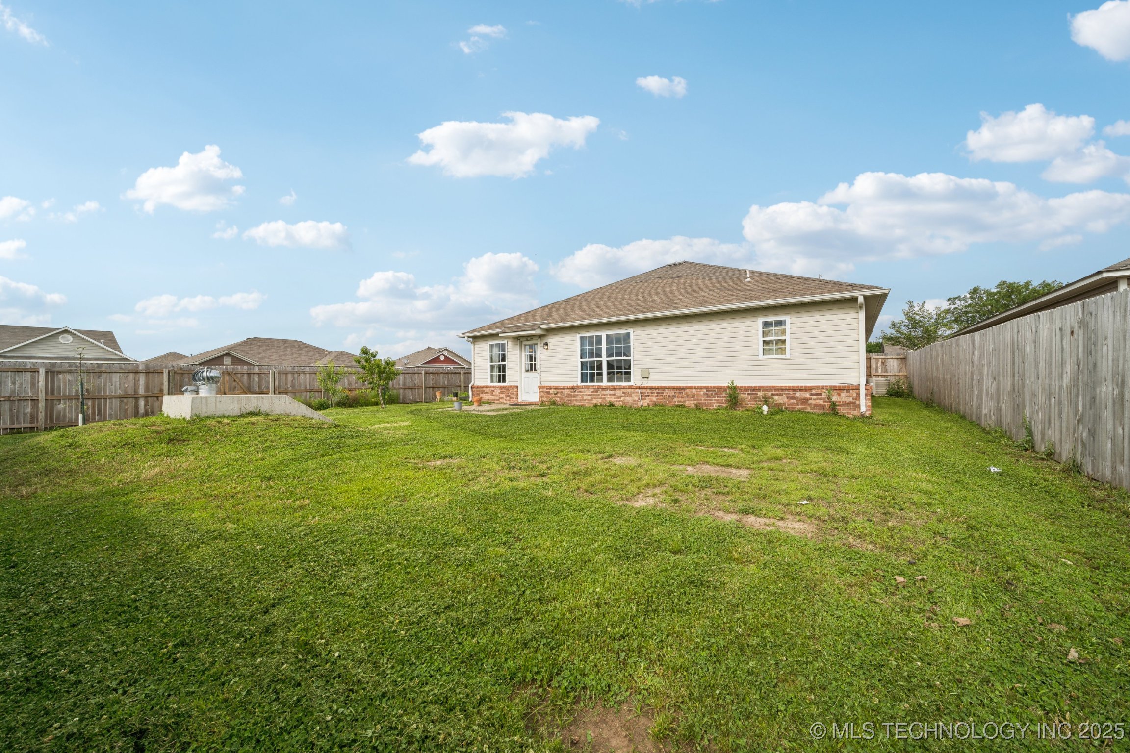 510 S Creek Street Property Photo 20