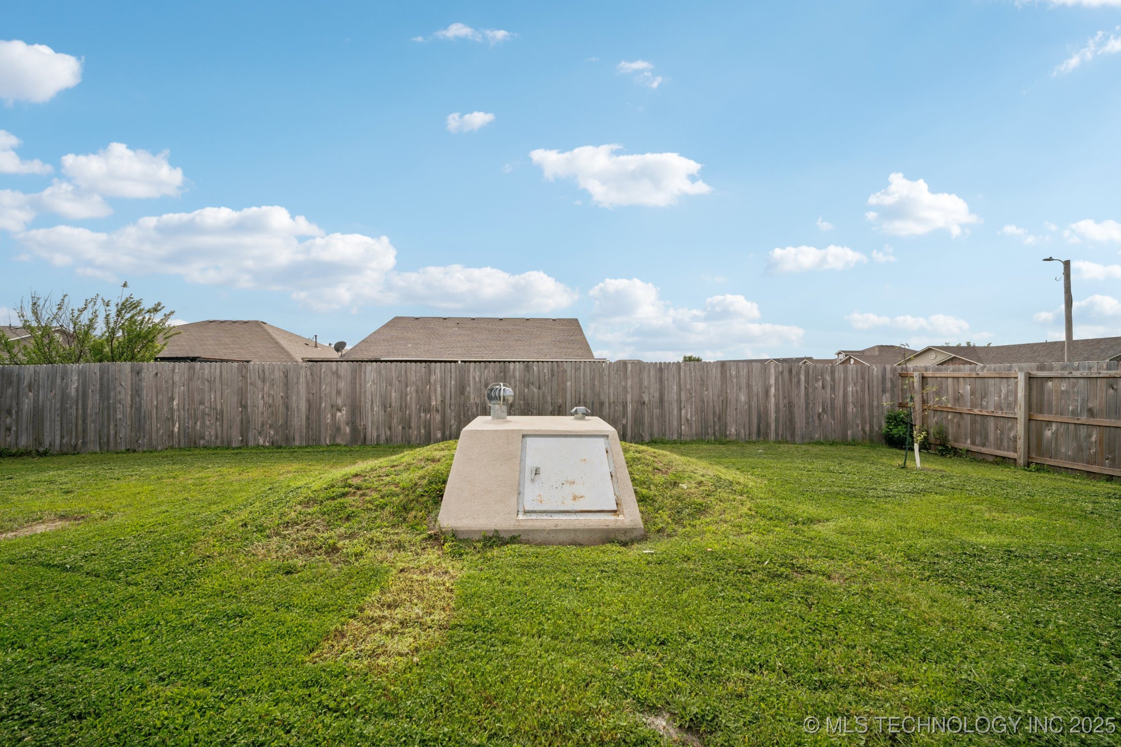 510 S Creek Street Property Photo 23