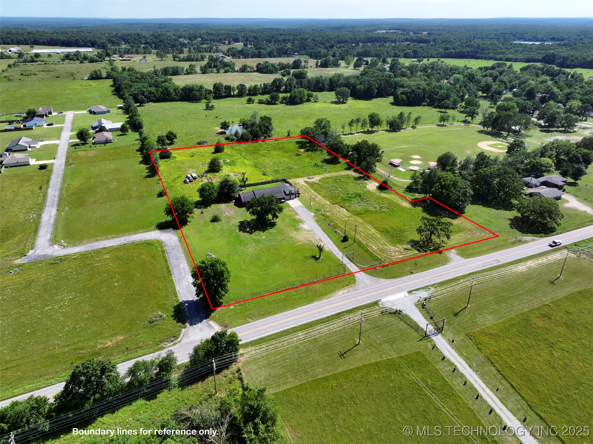 331 E Tulsa Avenue Property Photo 3