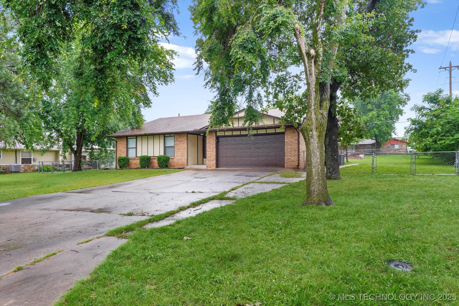 32112 E 721 Road Property Photo 2