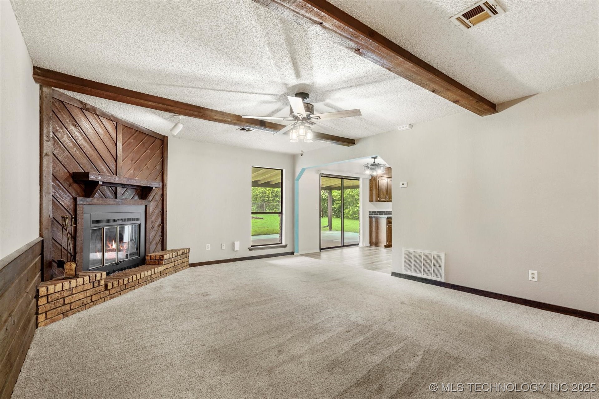 32112 E 721 Road Property Photo 6