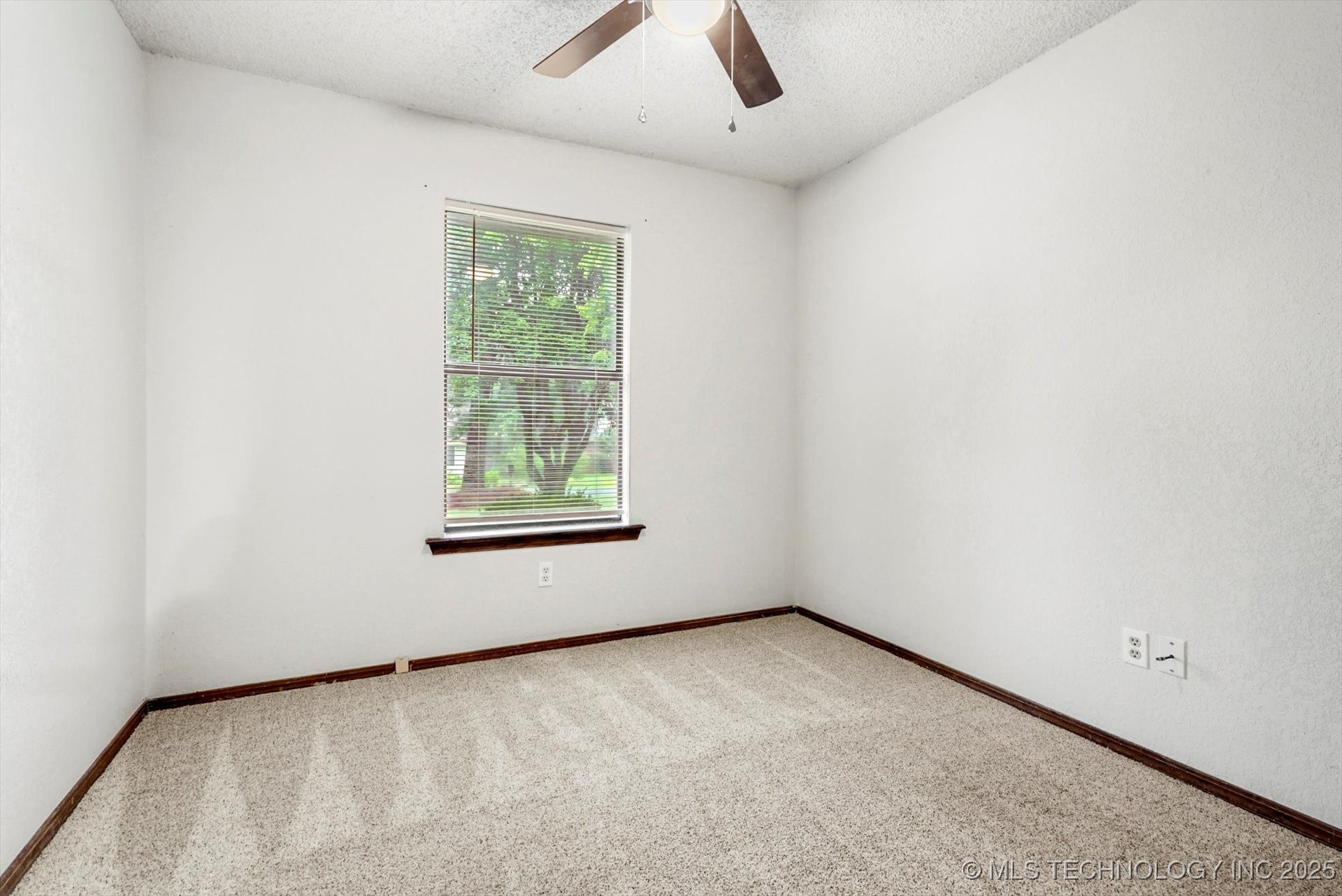 32112 E 721 Road Property Photo 26