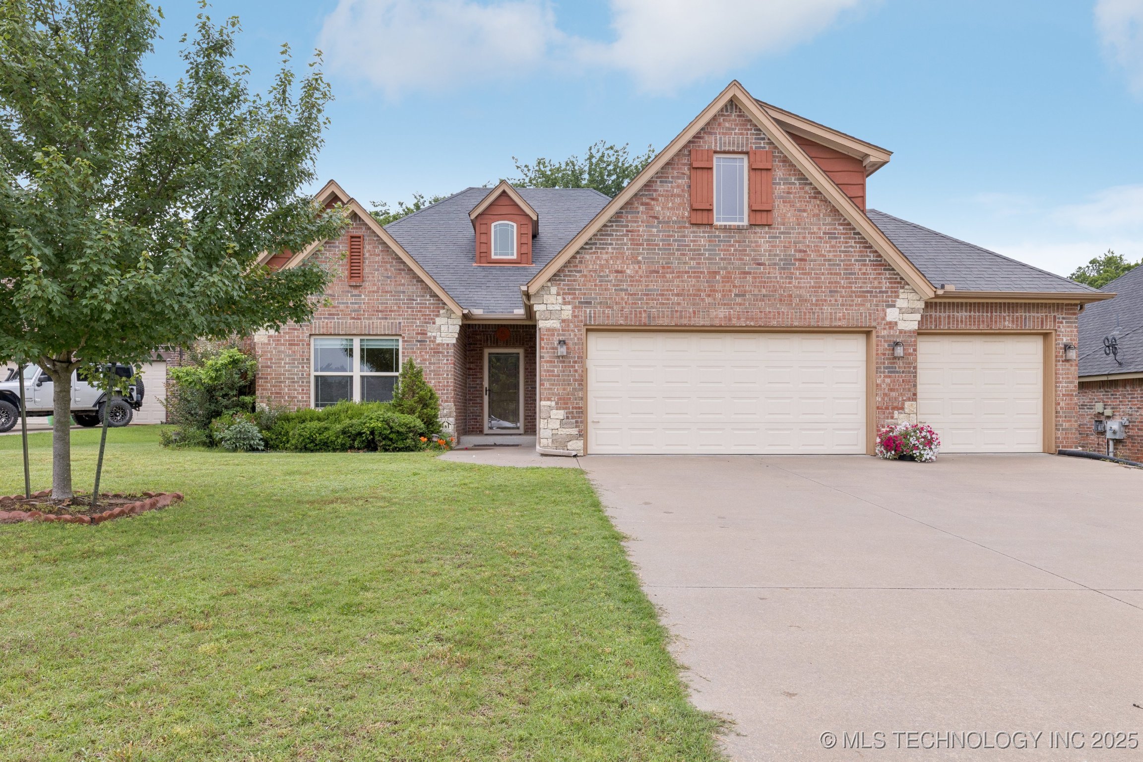4010 S Bermuda Avenue Property Photo