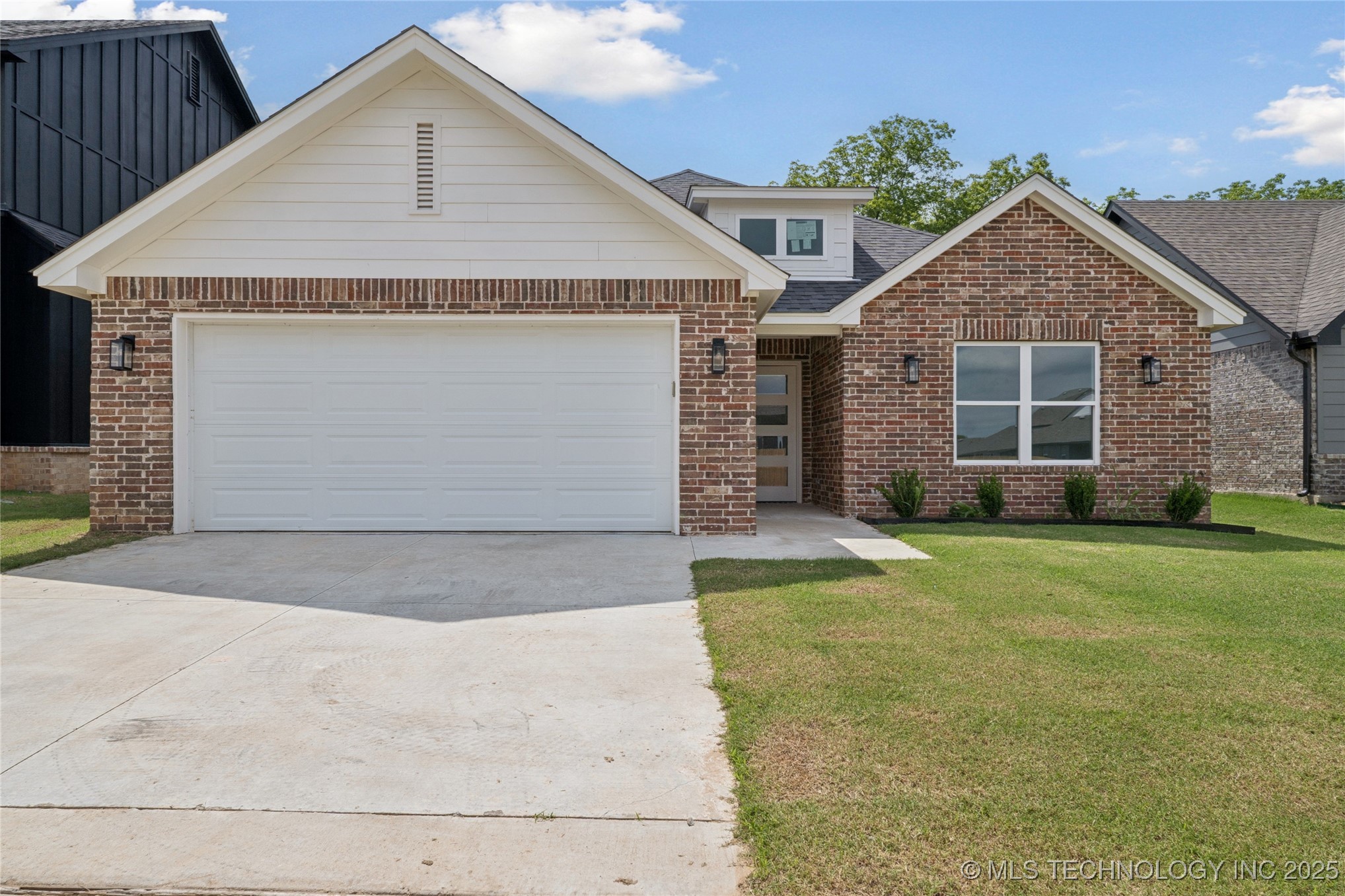 4516 S Dogwood Avenue Property Photo 1