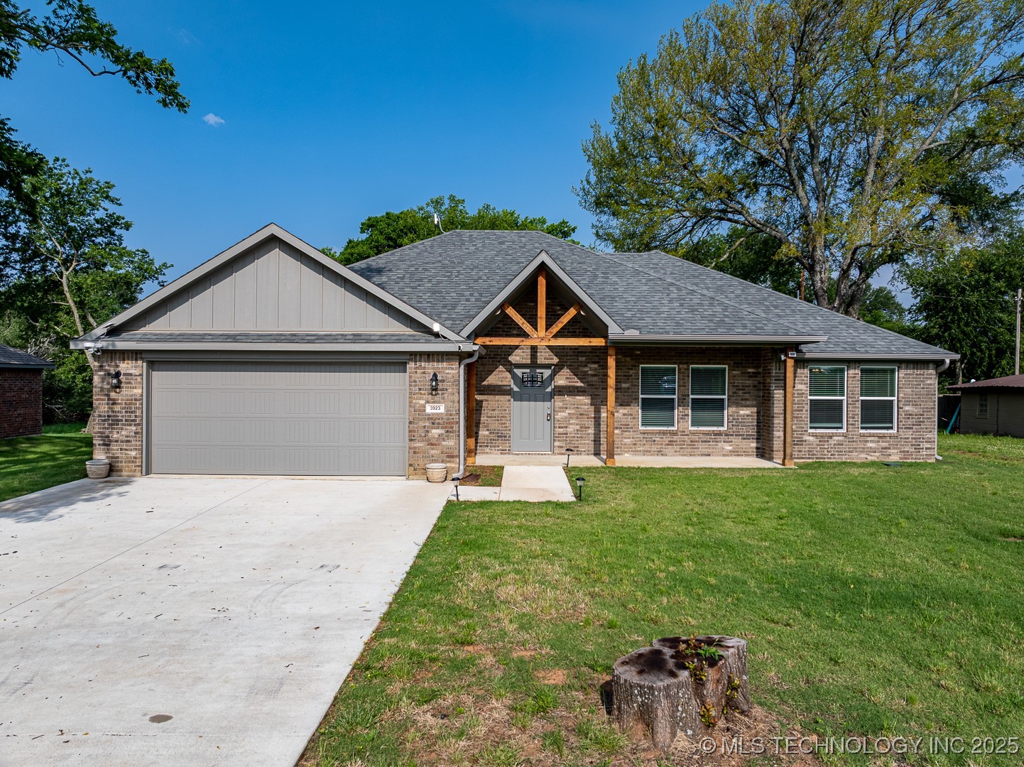 3923 Bryan Road Property Photo 1