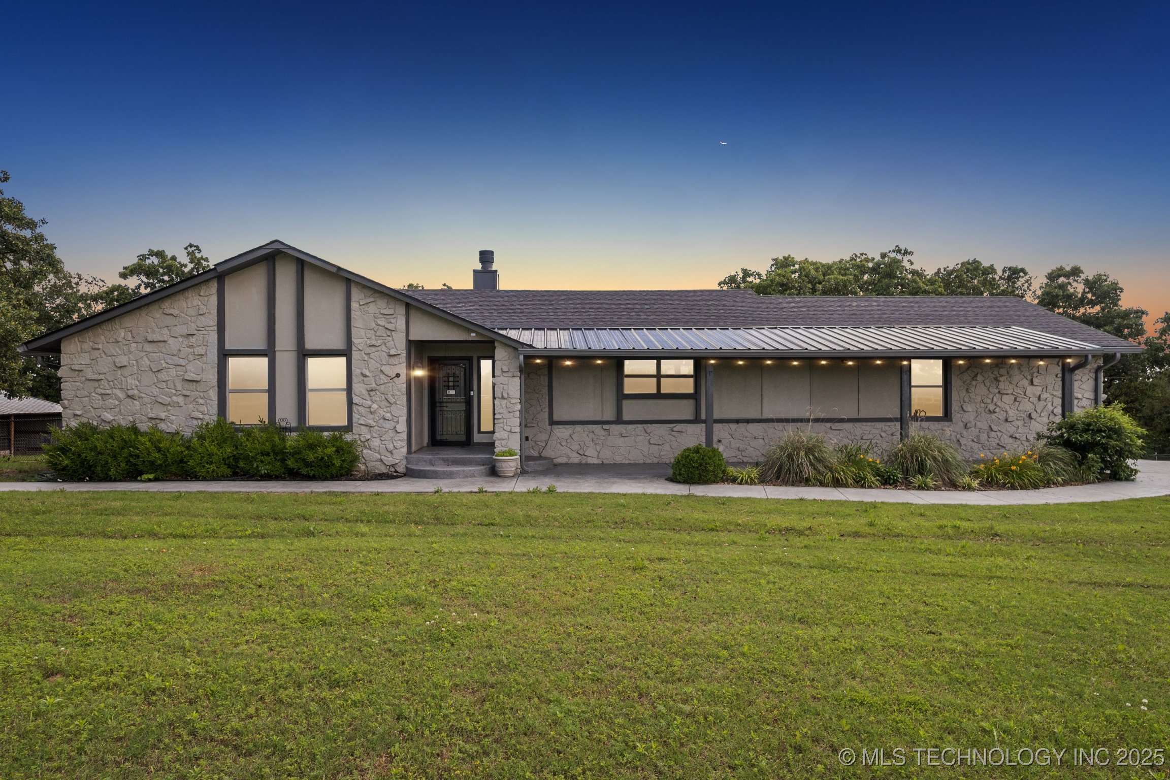 13329 Kevin Lane Property Photo 1
