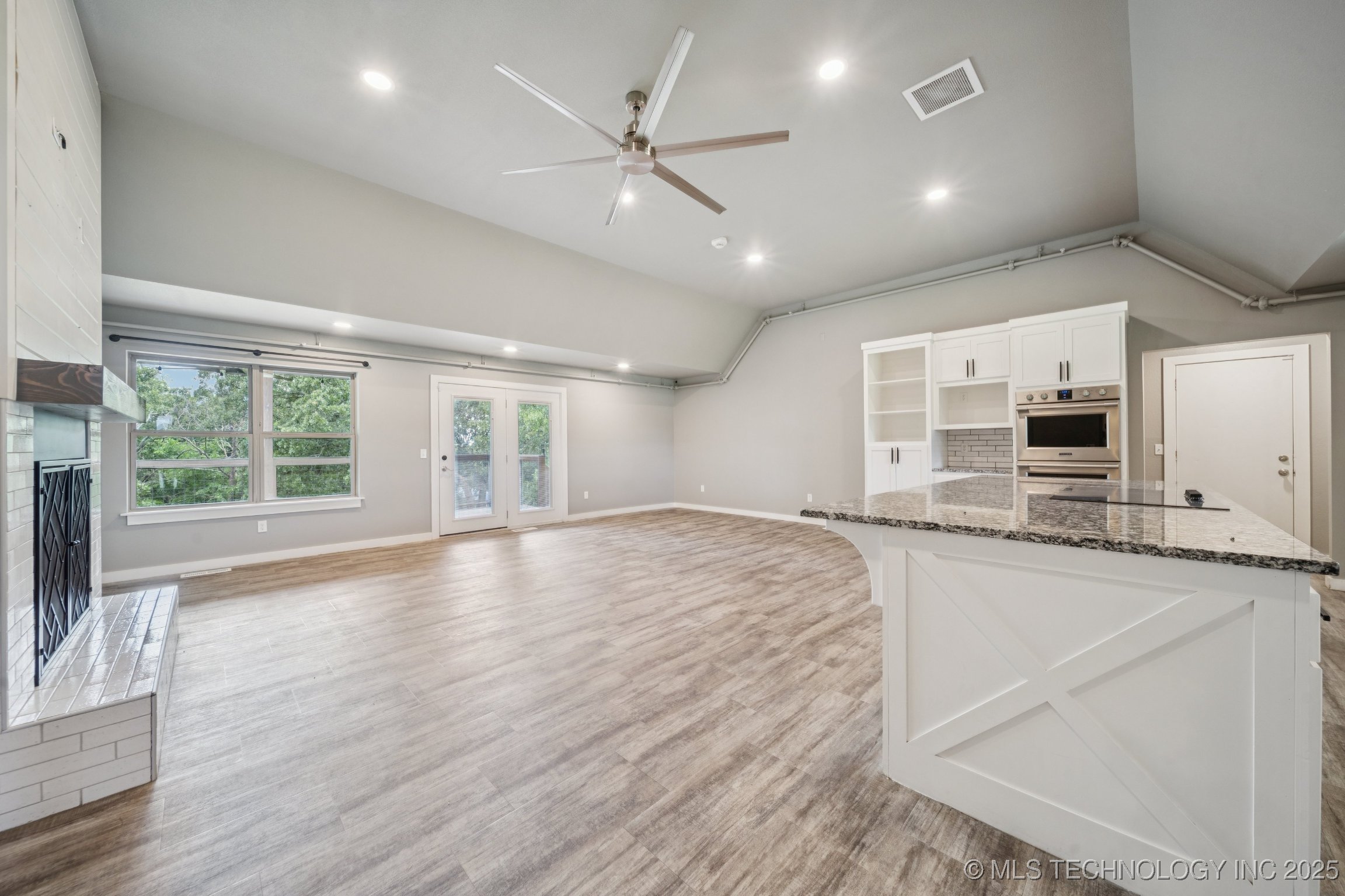 13329 Kevin Lane Property Photo 9